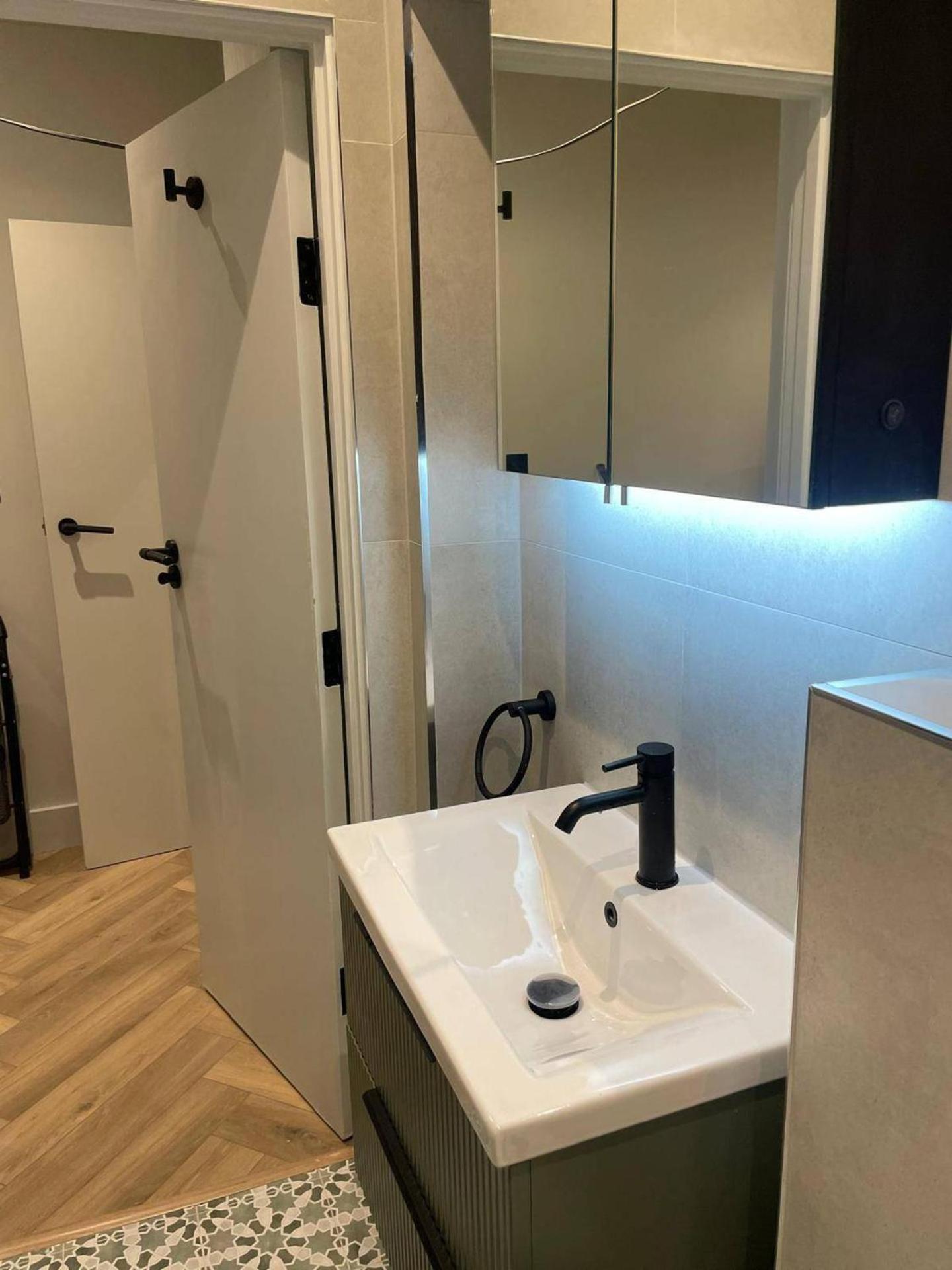 Nw119sg-modernapt-2guests-2br-1minhighstreet * Londres