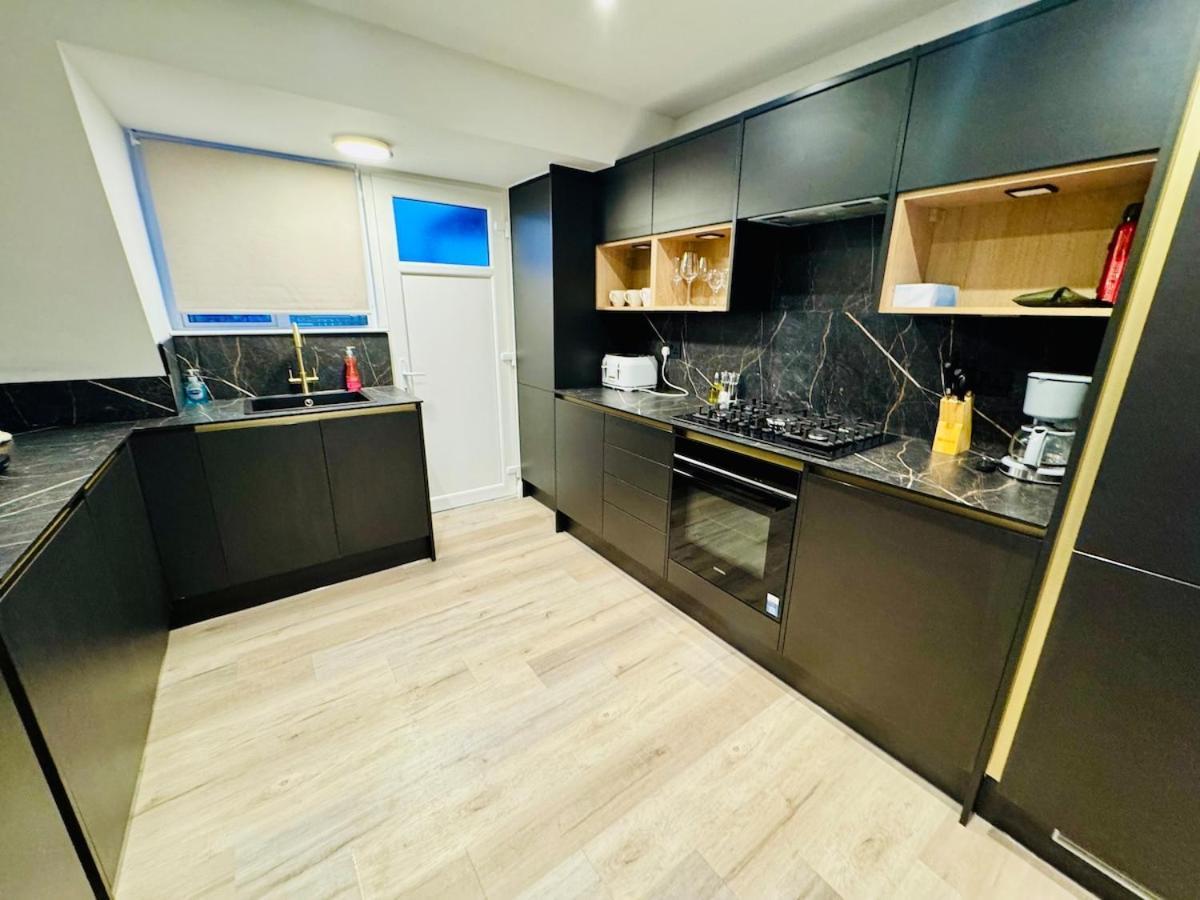 The Luxuries Marylebone Apt, 5 Min From Station! Apartment