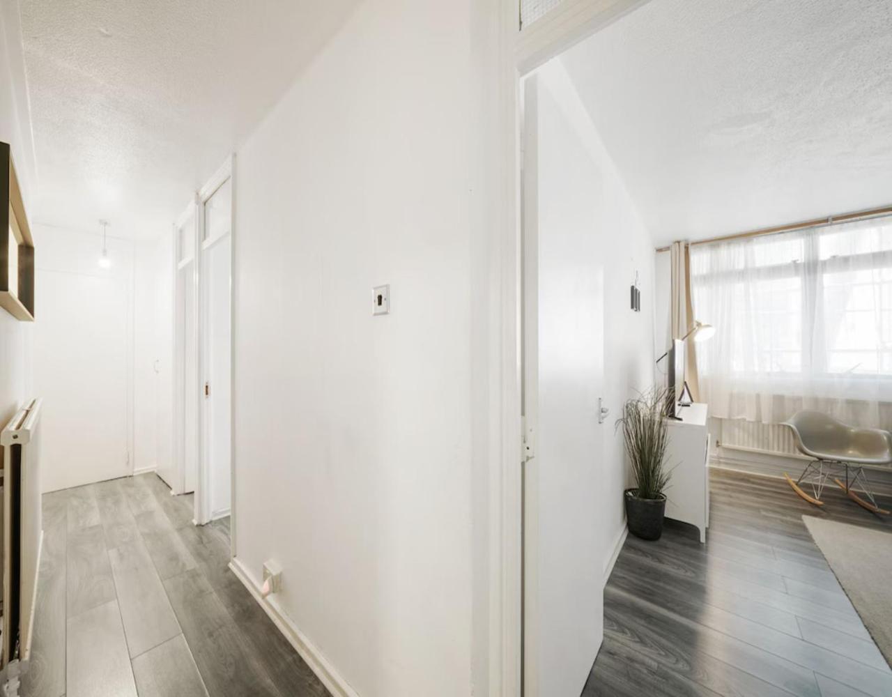 Stylish Two Bedroom London, West Kensington * London