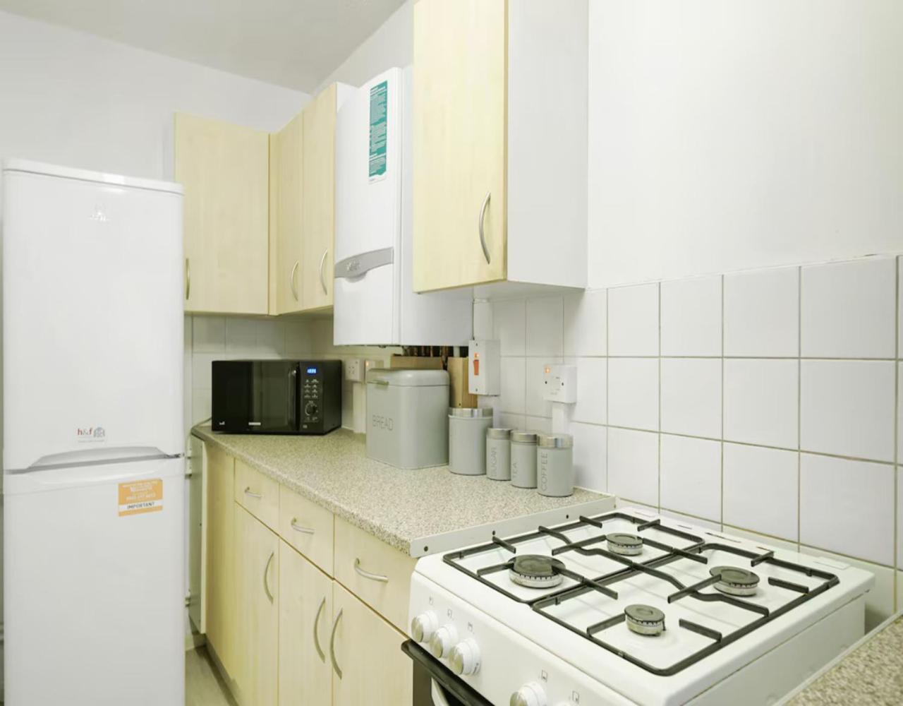 Stylish Two Bedroom London, West Kensington Apartment *