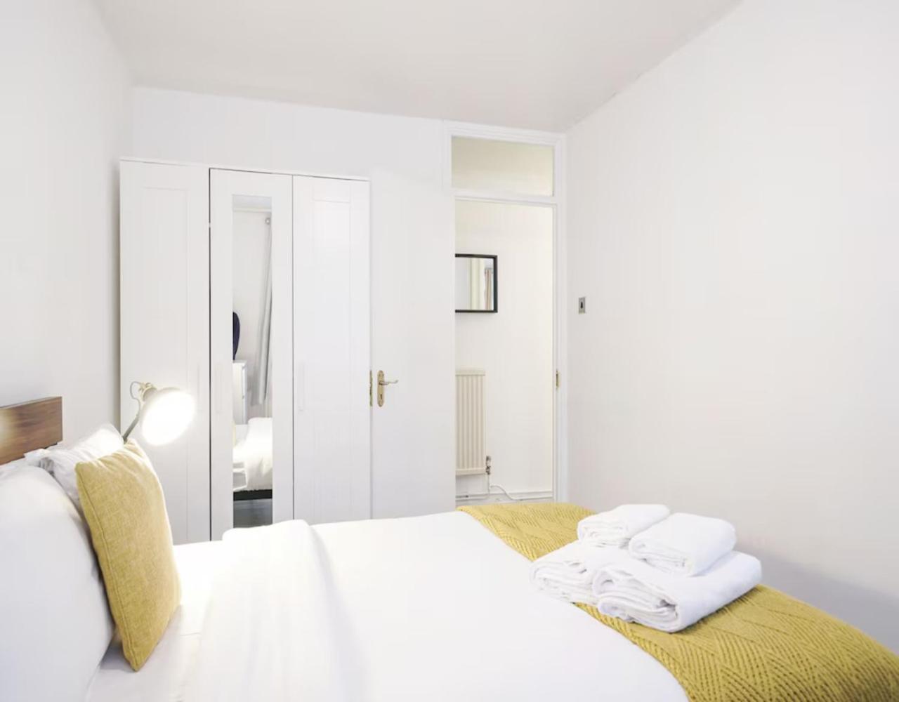 Stylish Two Bedroom London, West Kensington Apartment London