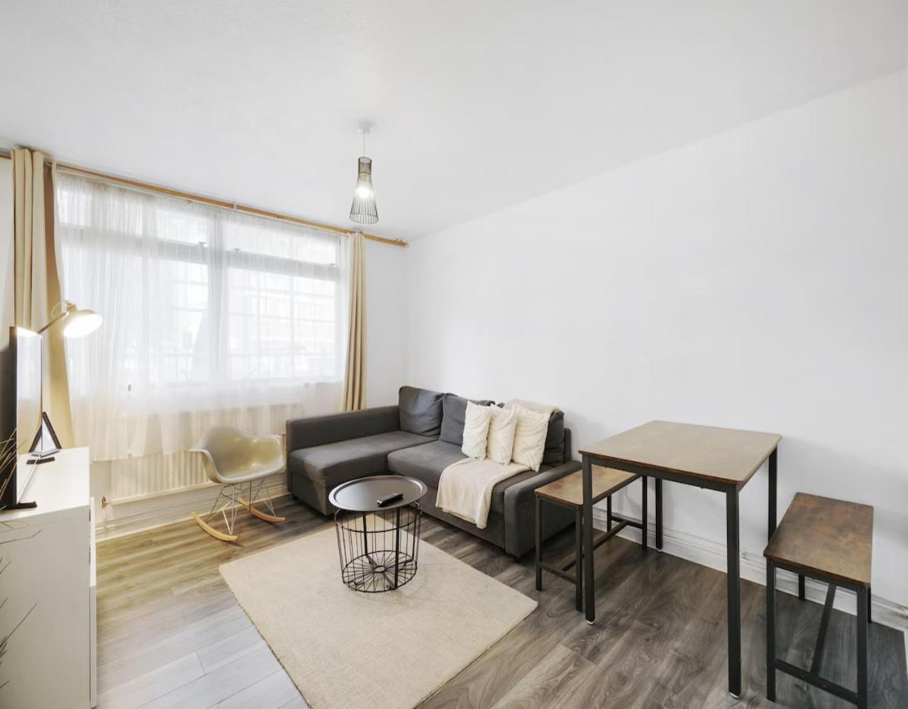 Stylish Two Bedroom London, West Kensington