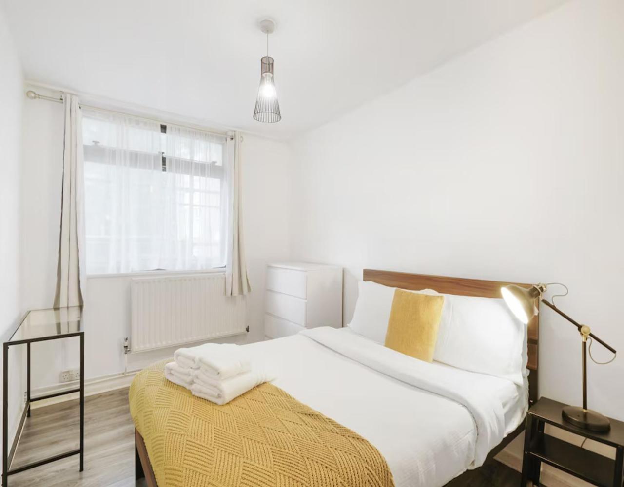 Stylish Two Bedroom London, West Kensington