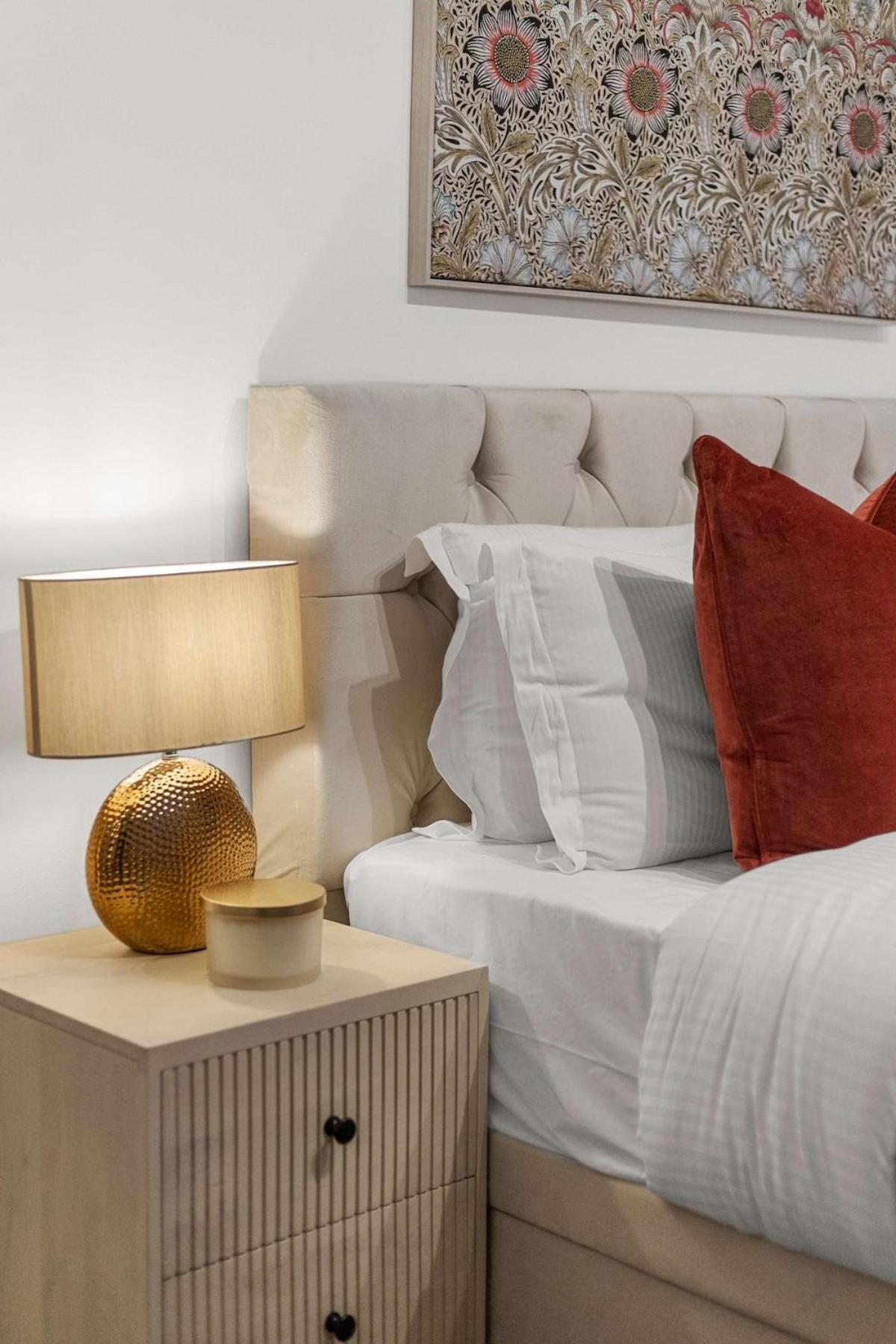 The Urban Hideaway Near Portobello Road Apartment London