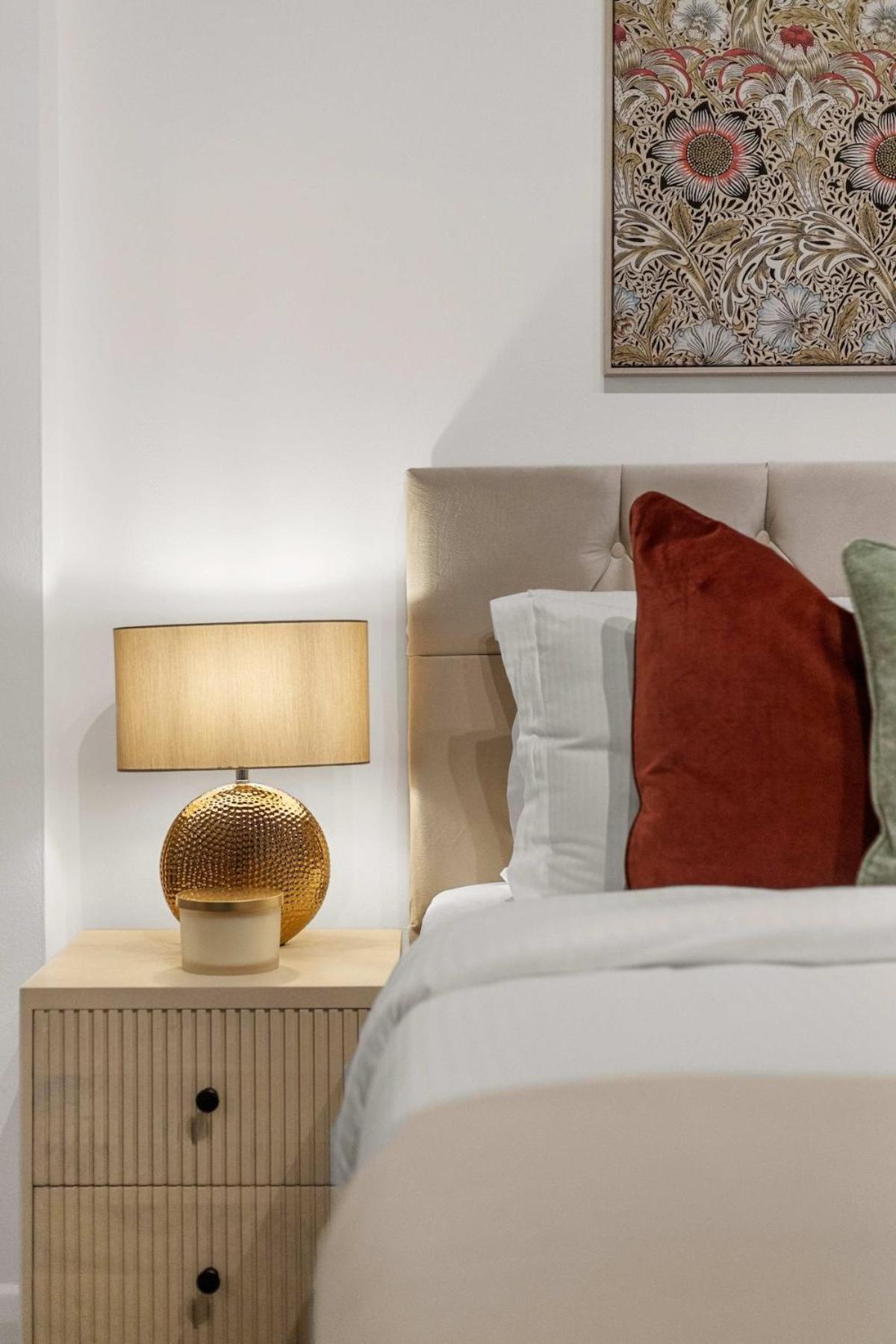 The Urban Hideaway Near Portobello Road *