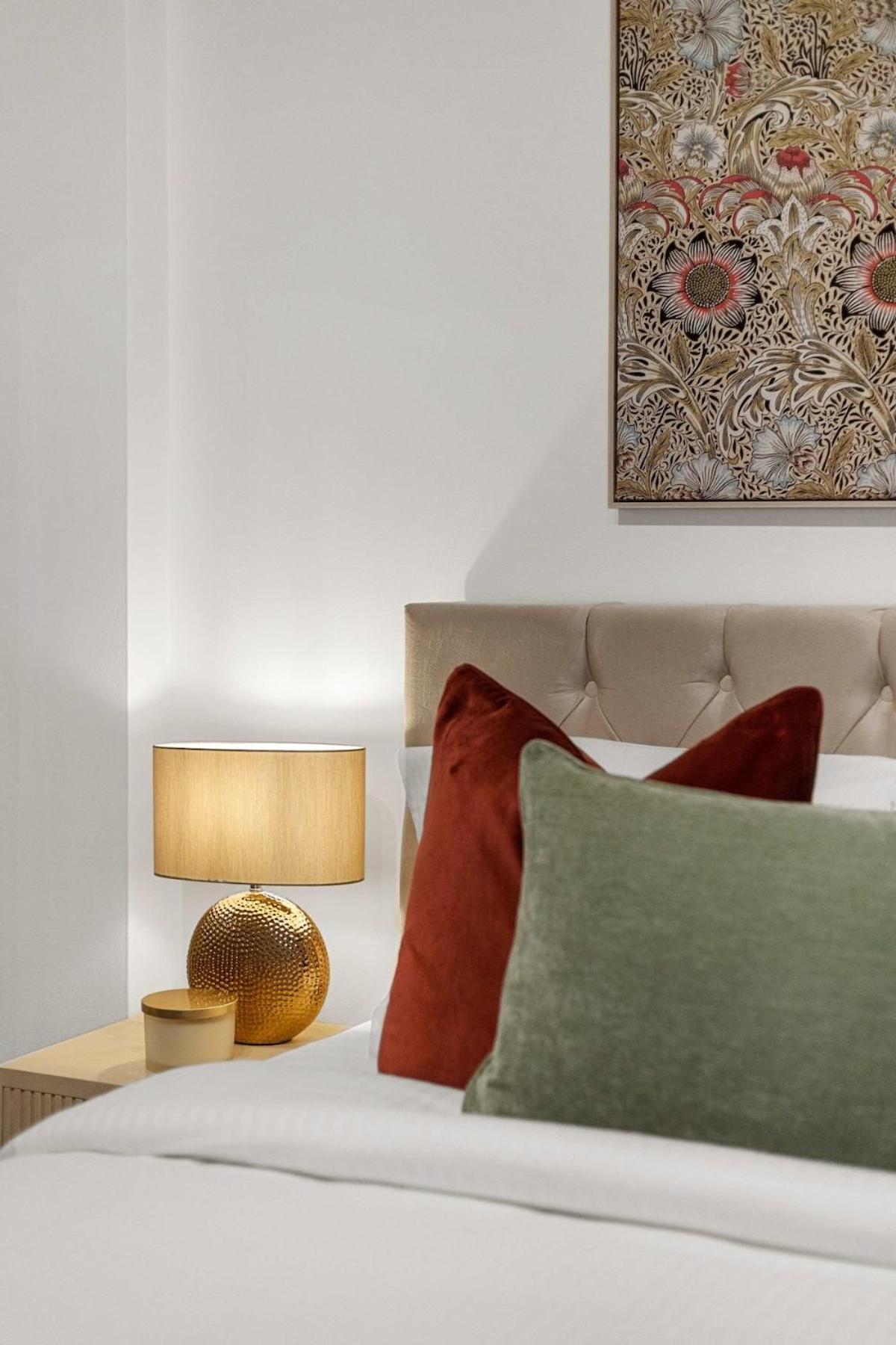 The Urban Hideaway Near Portobello Road *