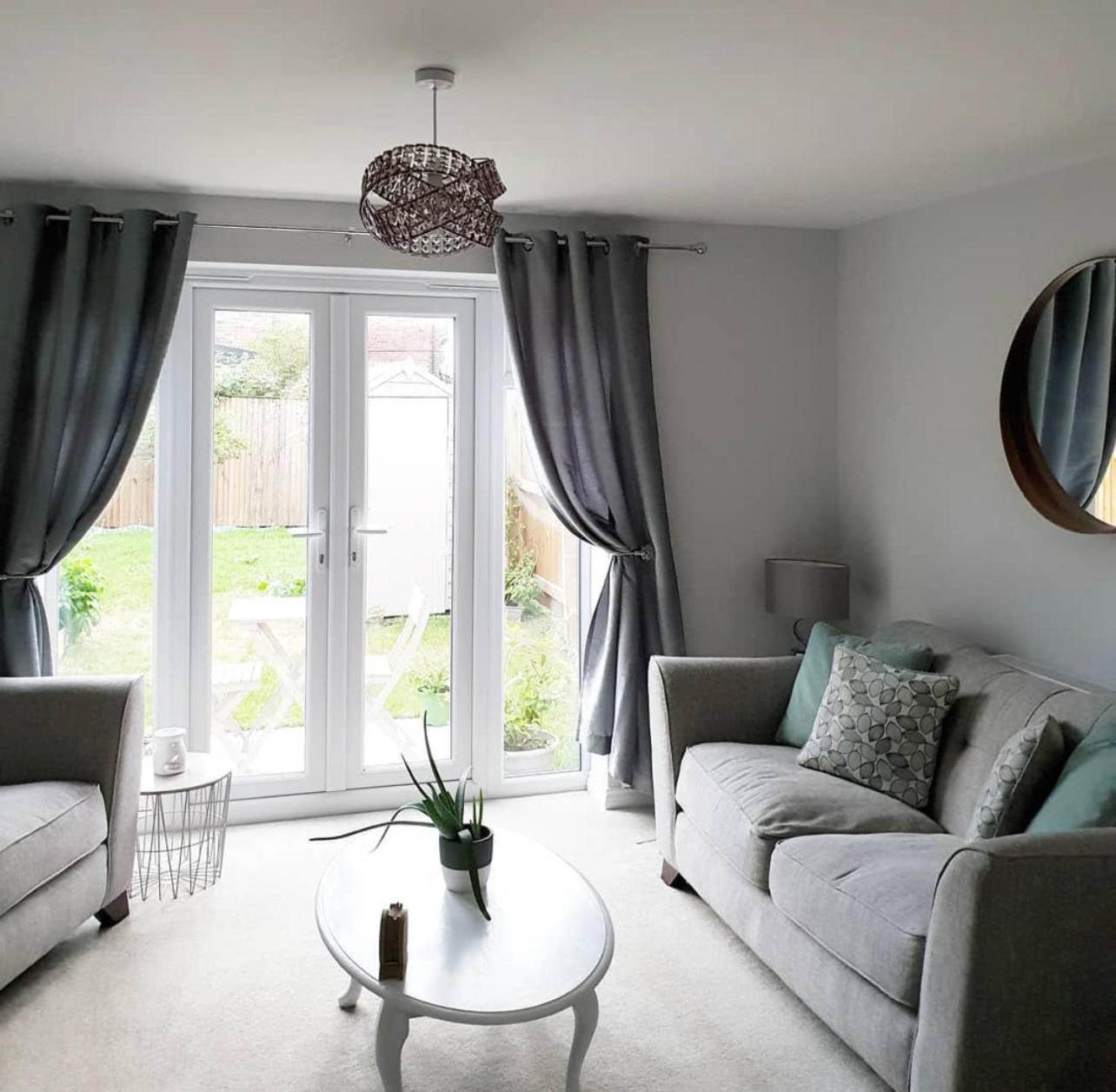 Holiday home Sleeps10-garden-freeparking-bbq-familyfriendly