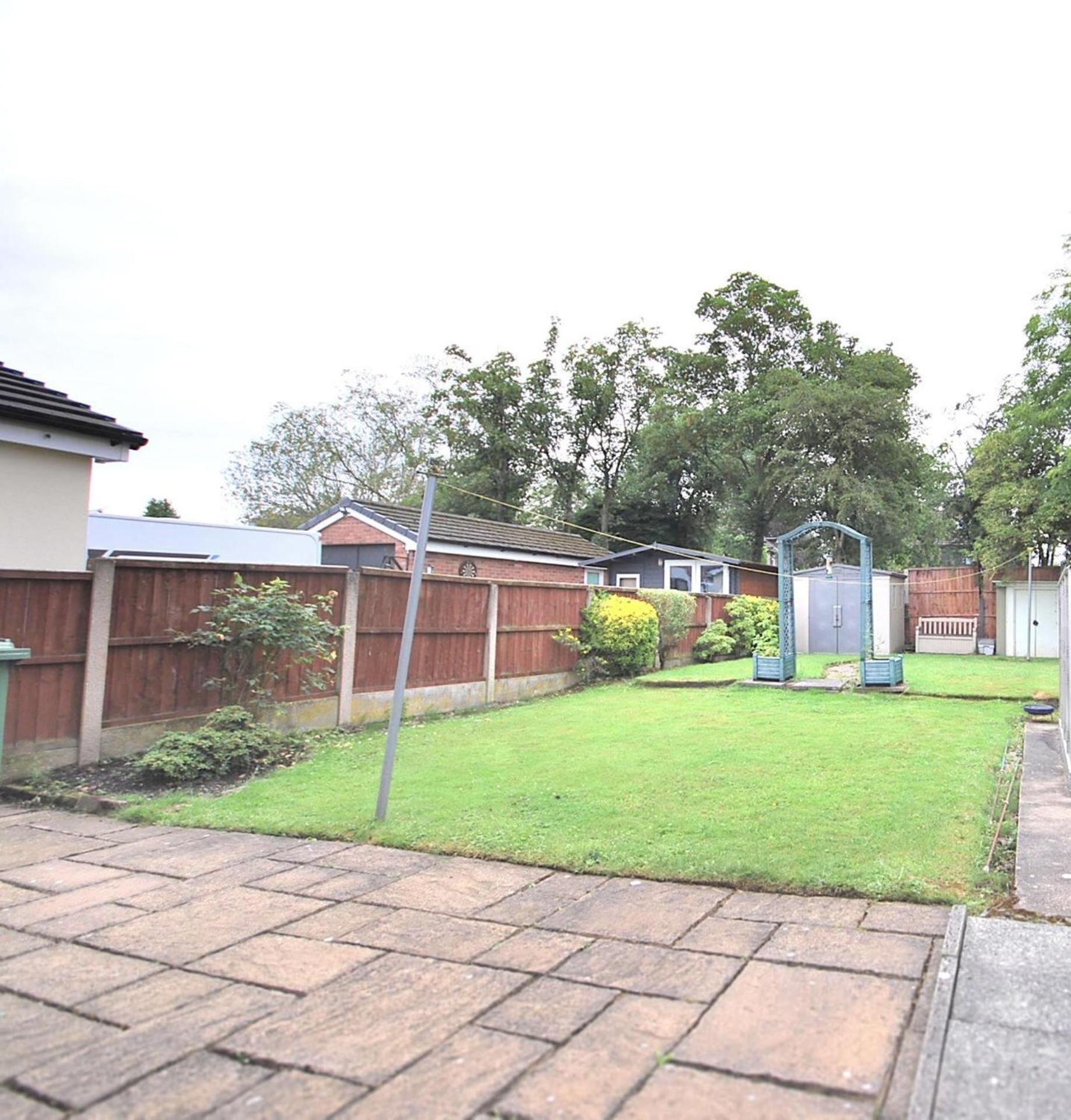 Sleeps10-garden-freeparking-bbq-familyfriendly