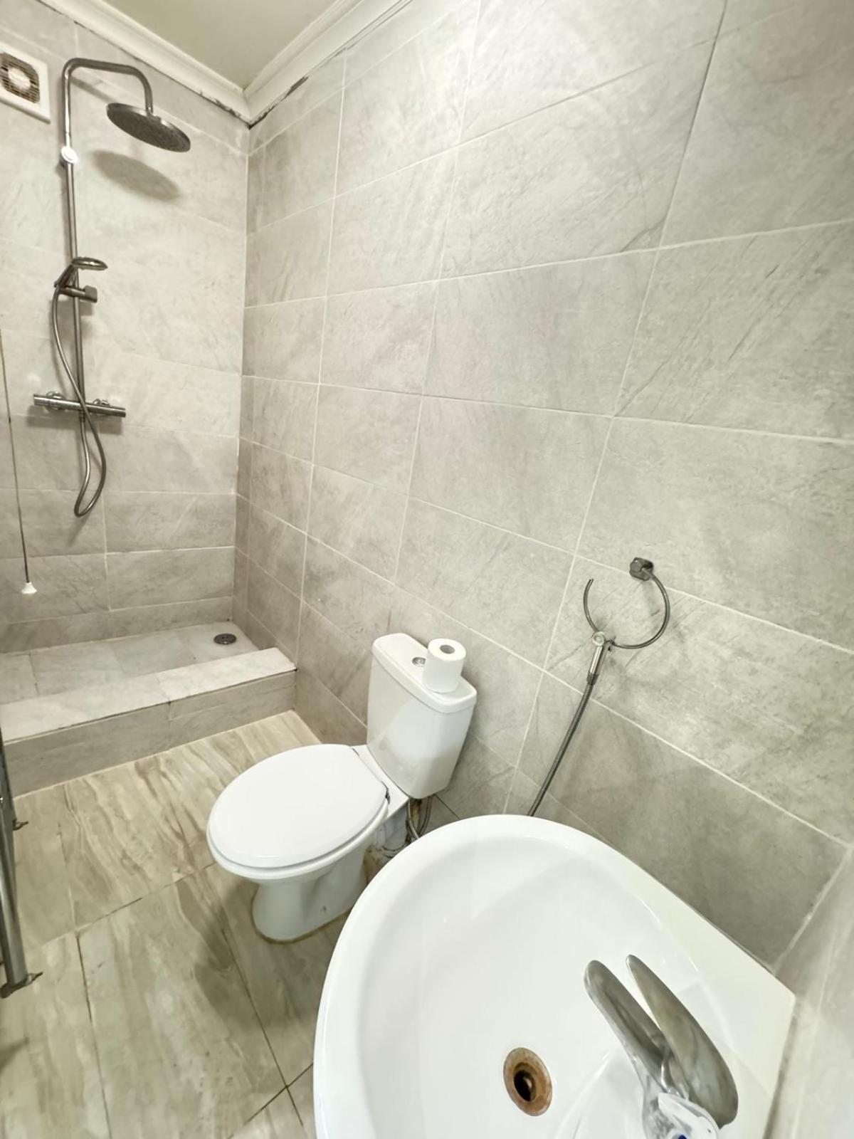 One Bedroom Flat Bell Street Apartment *