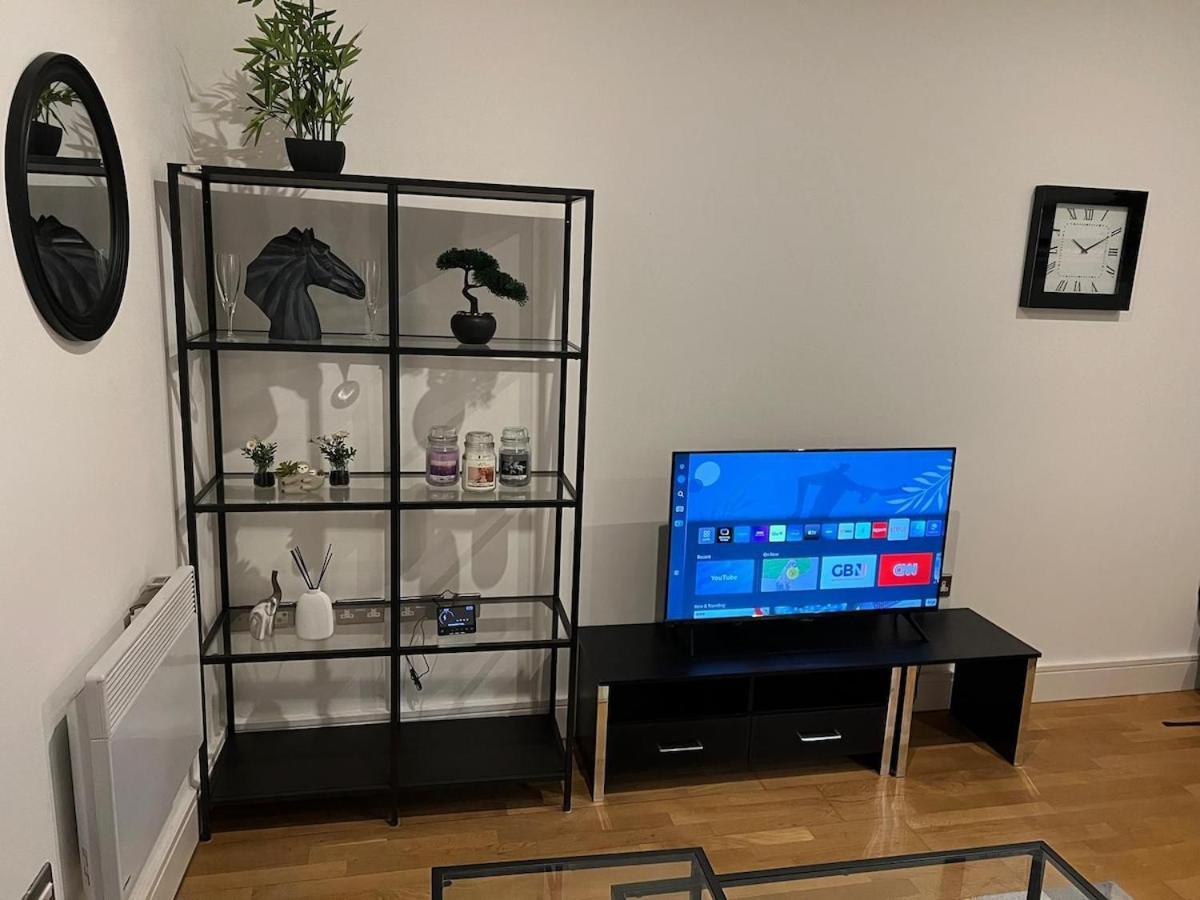 Apartamento Lovely High Street 30 Seconds From Station *