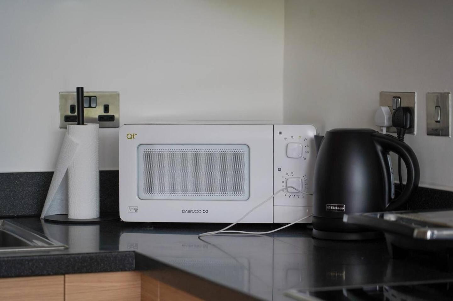 Modern Chelsea Bridge - Battersea Park View Apartment London