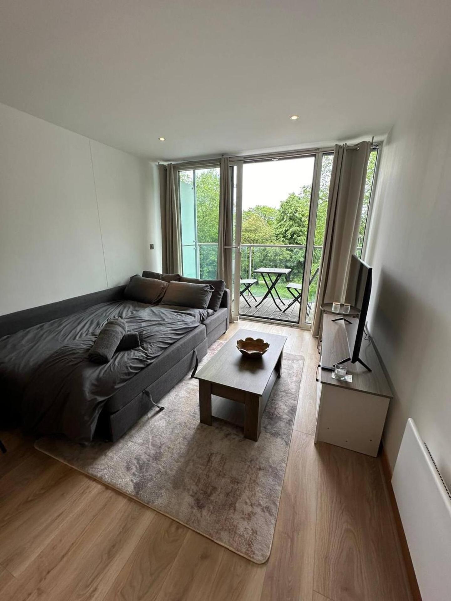 Apartment Modern Chelsea Bridge - Battersea Park View *