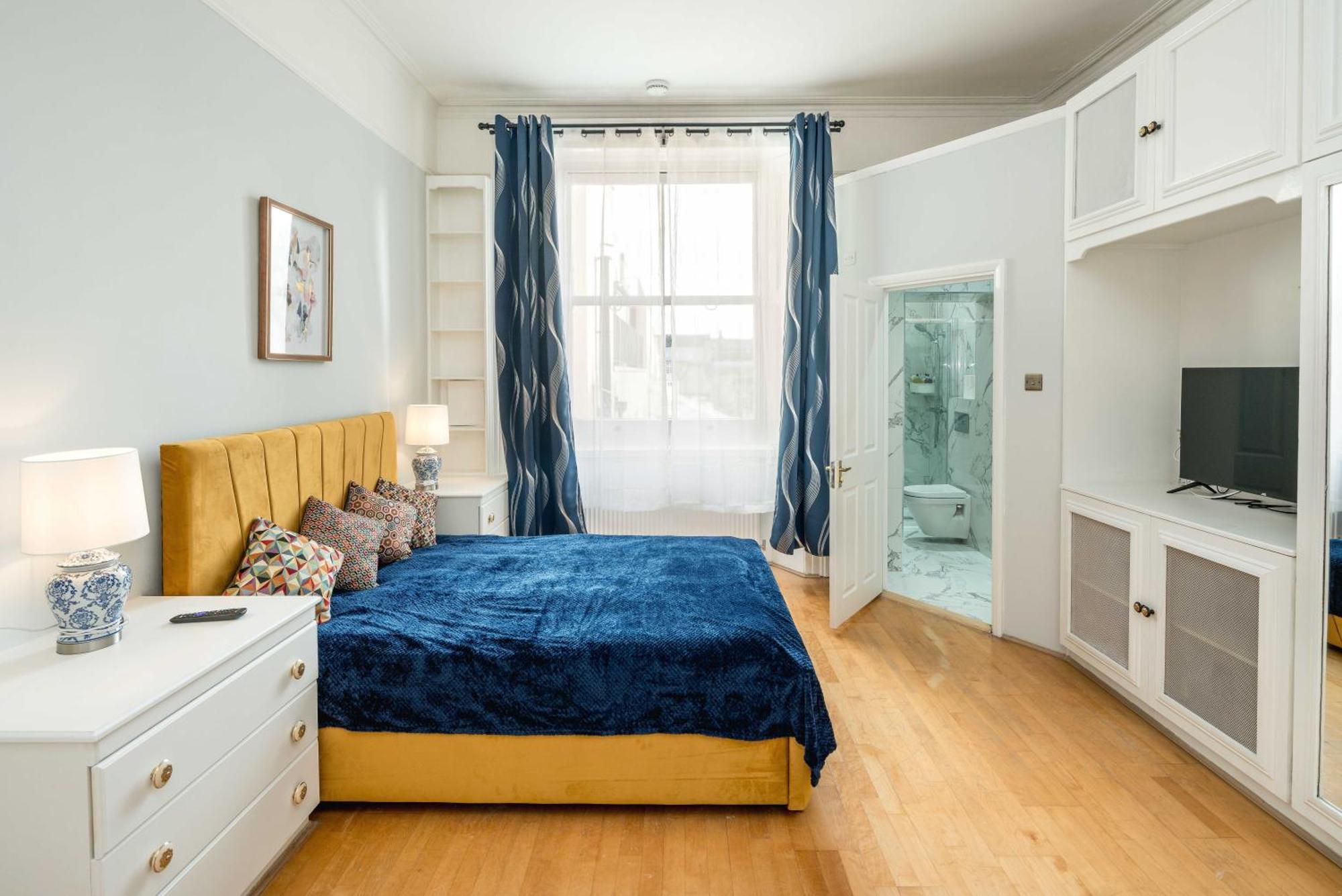 Kensington Muse Apartment *