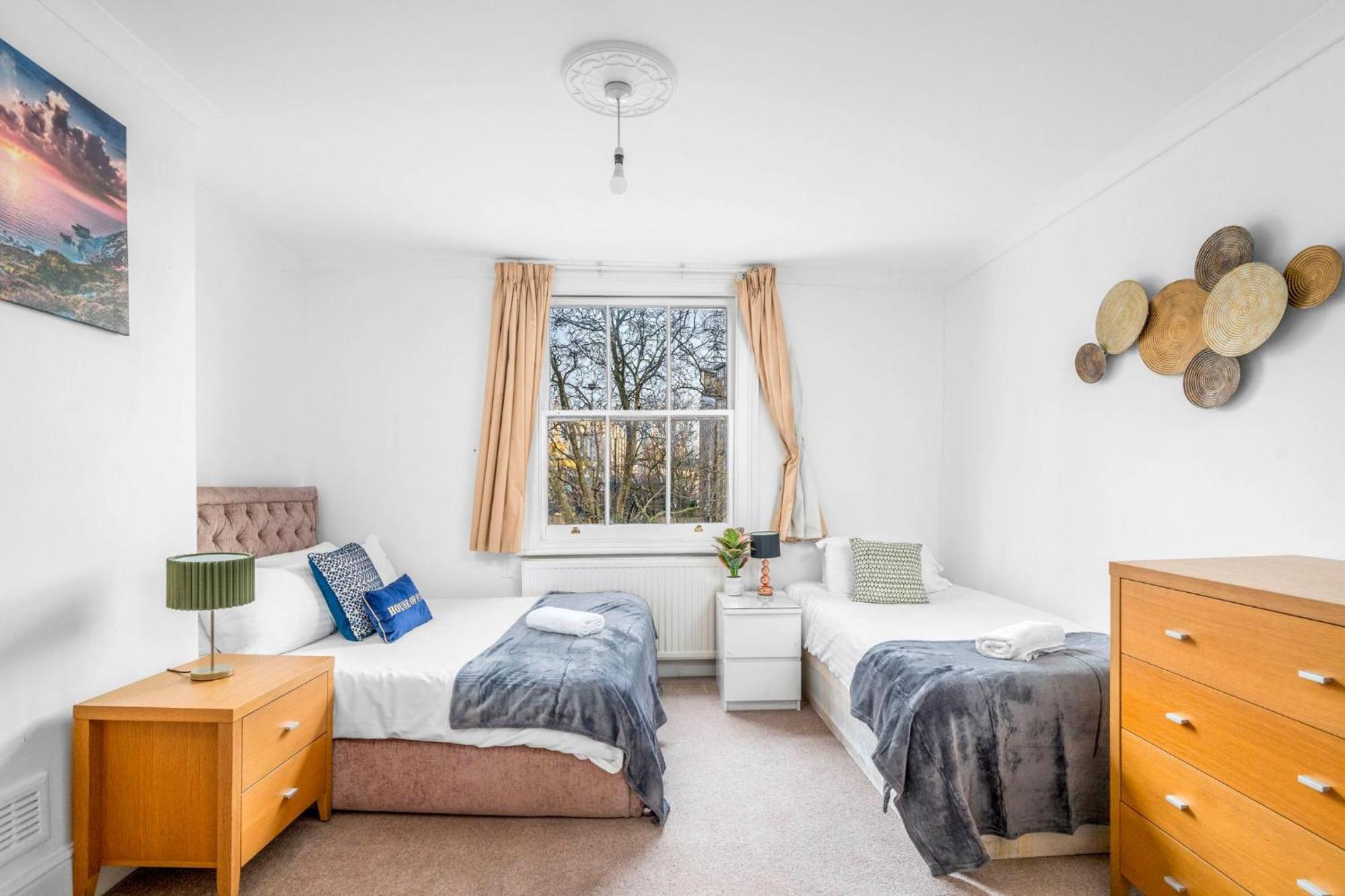 Apartment Luxury 2bed By 02 Arena Excel With Free Parking London