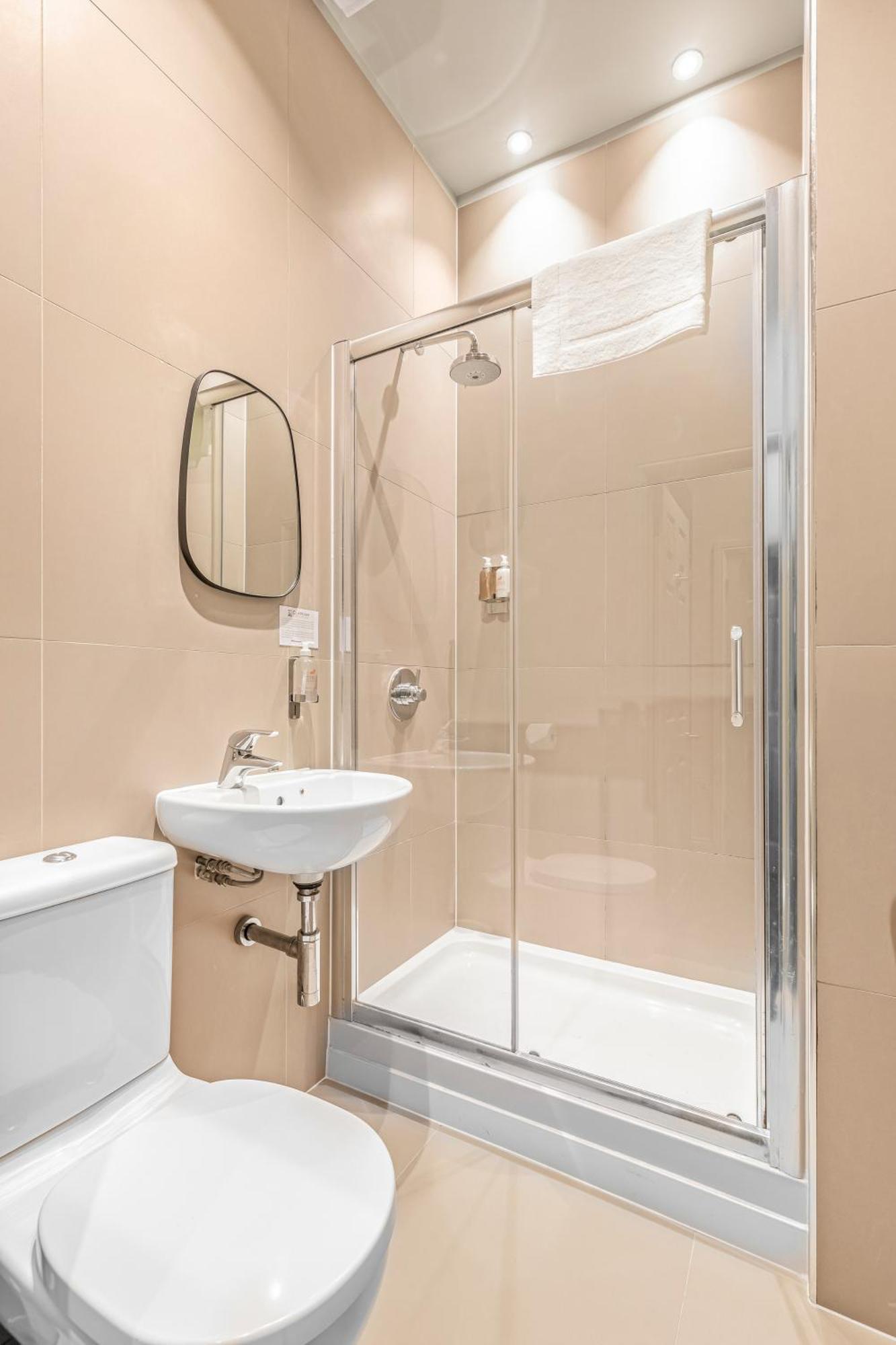Clapham Guest house 4*