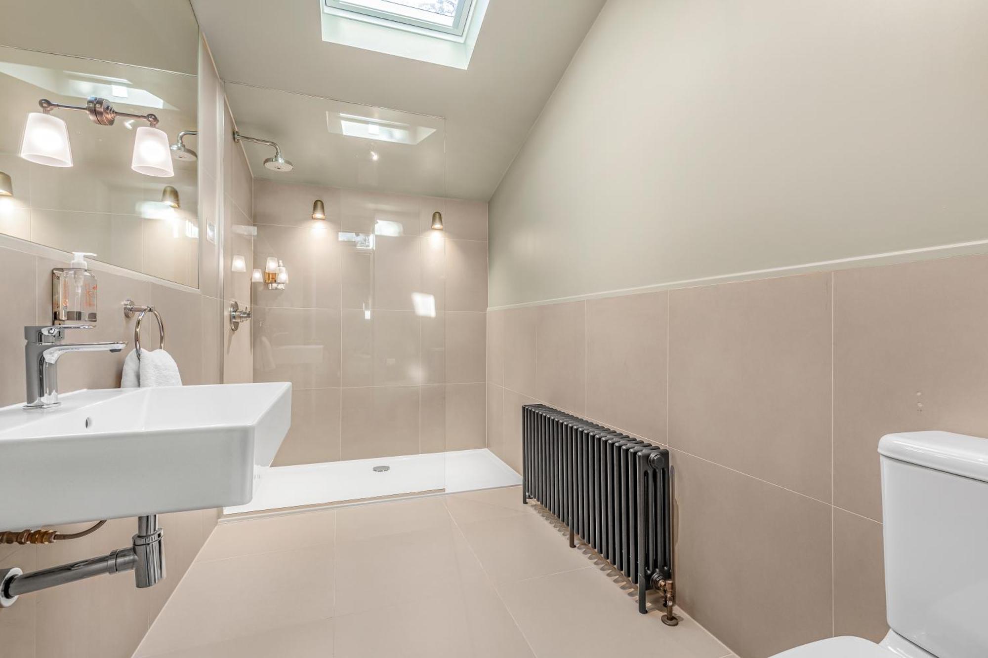 Clapham 4*
