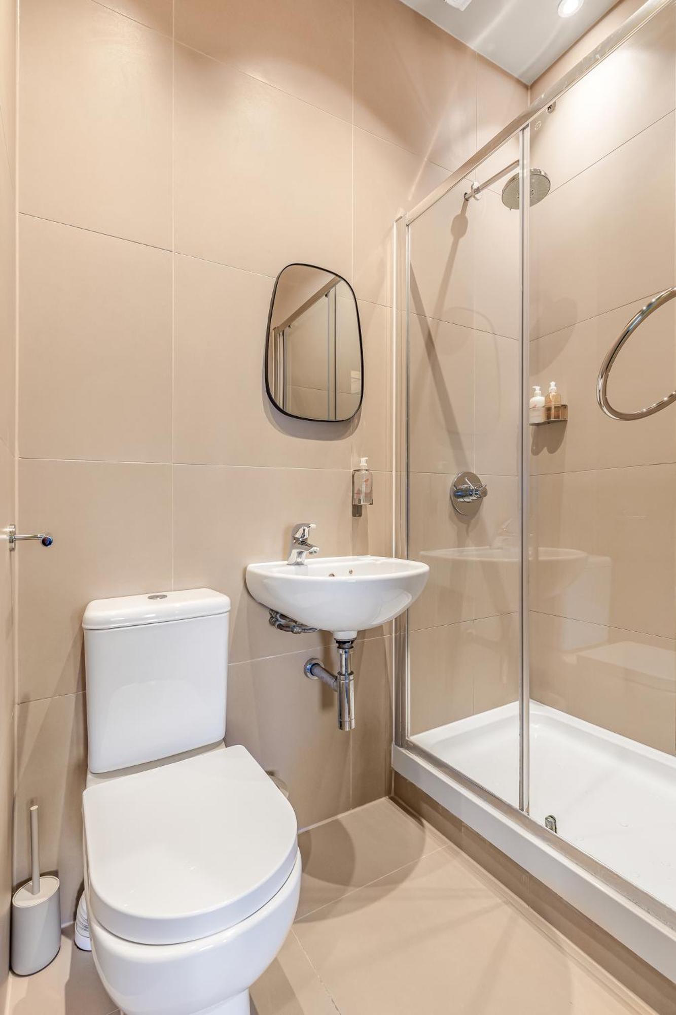 Clapham Guest house 4*