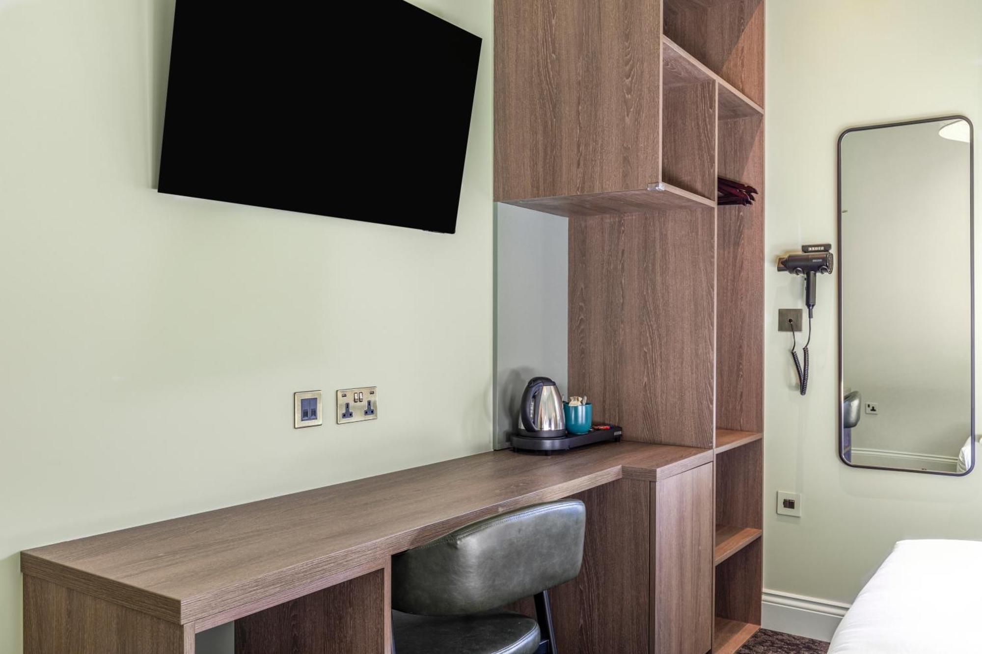 Clapham Guest house 4*