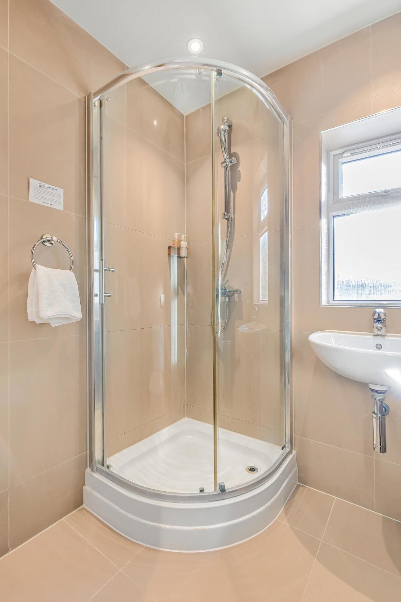 Clapham 4*