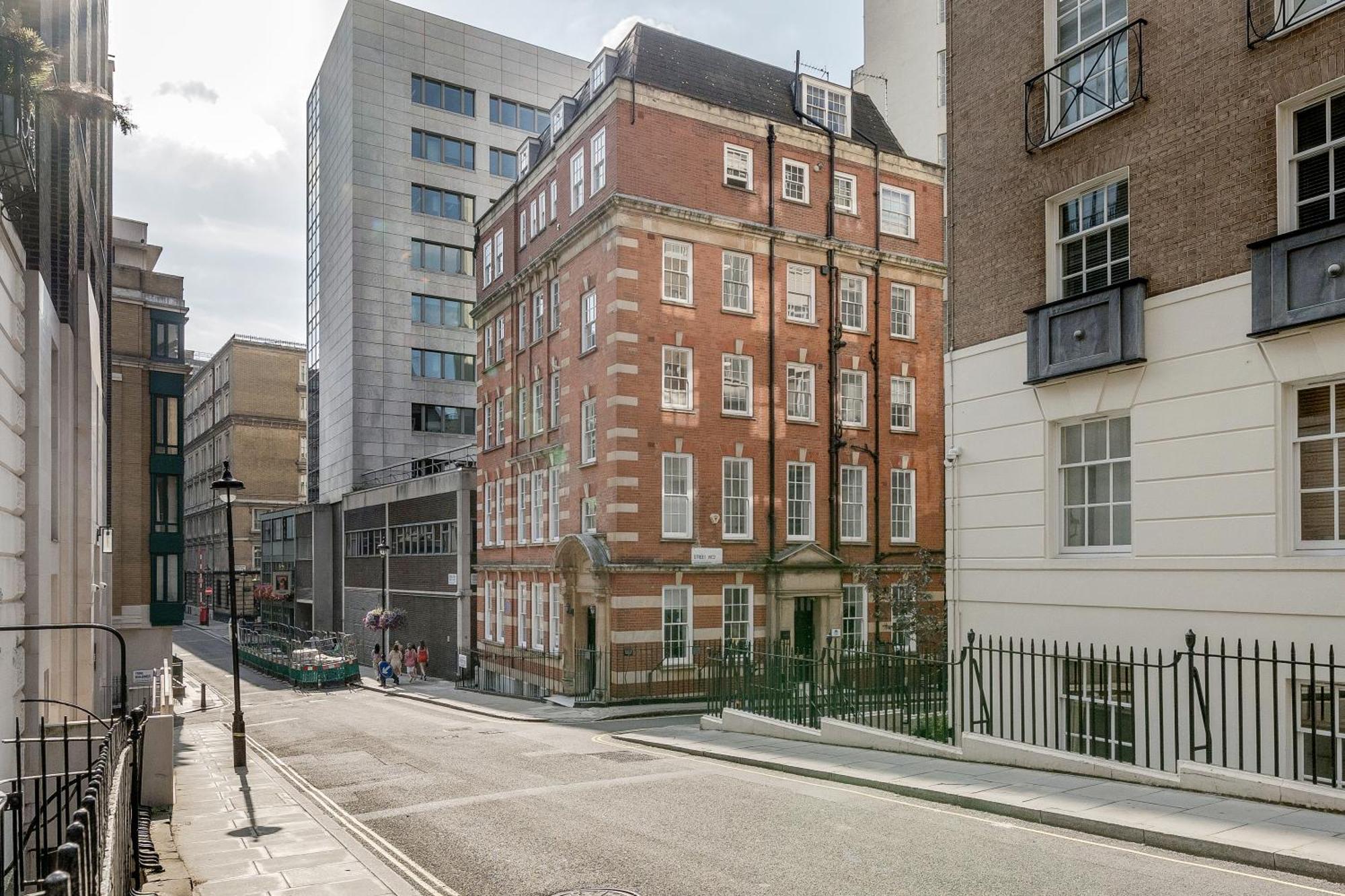Mr Charing Apartment London