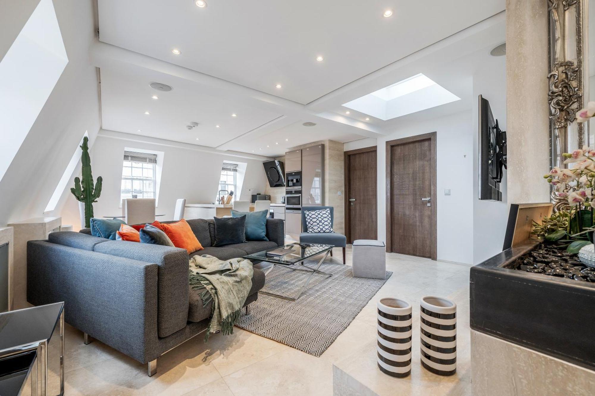 Apartment Mr Charing London