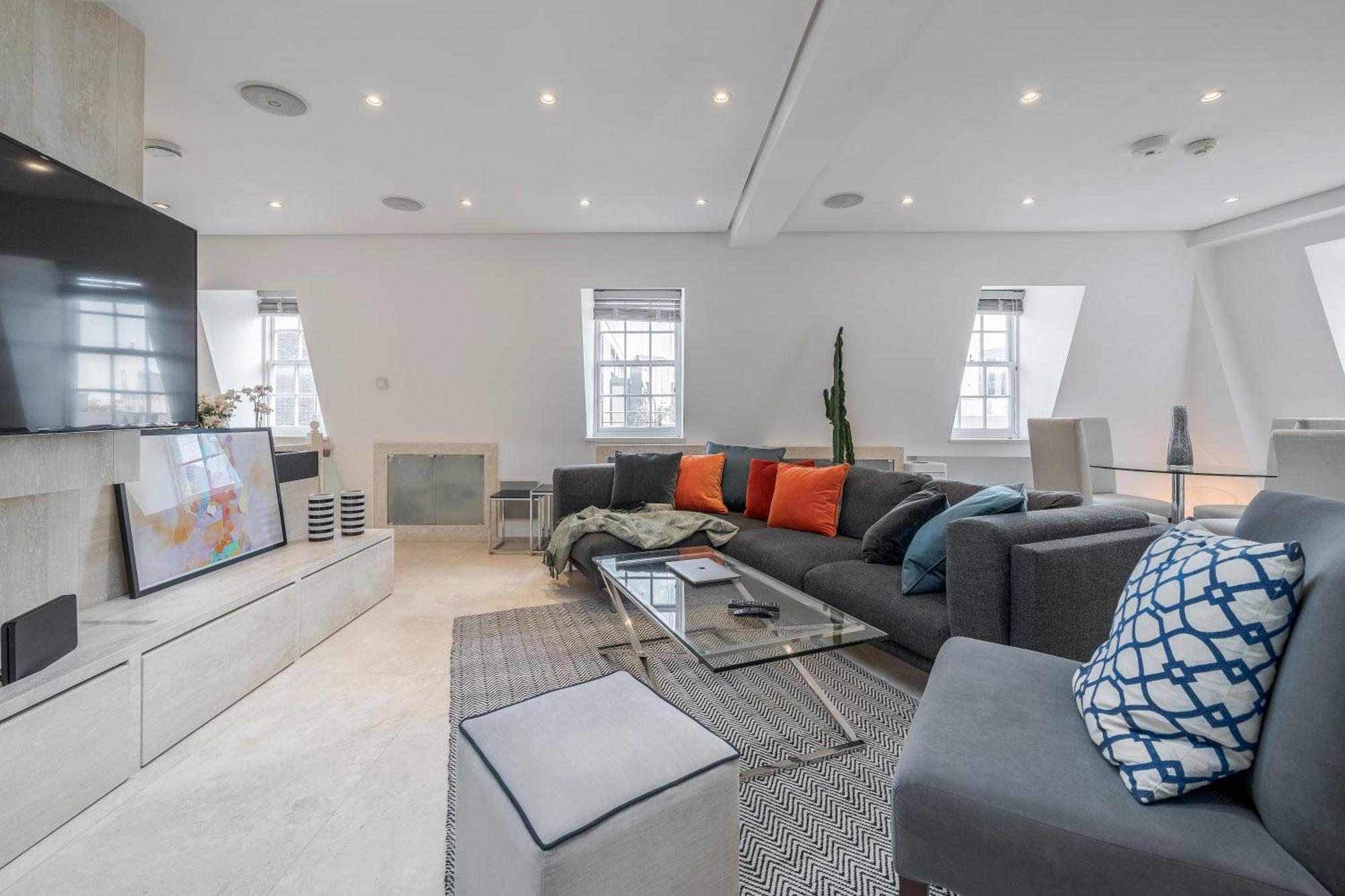 Mr Charing Apartment