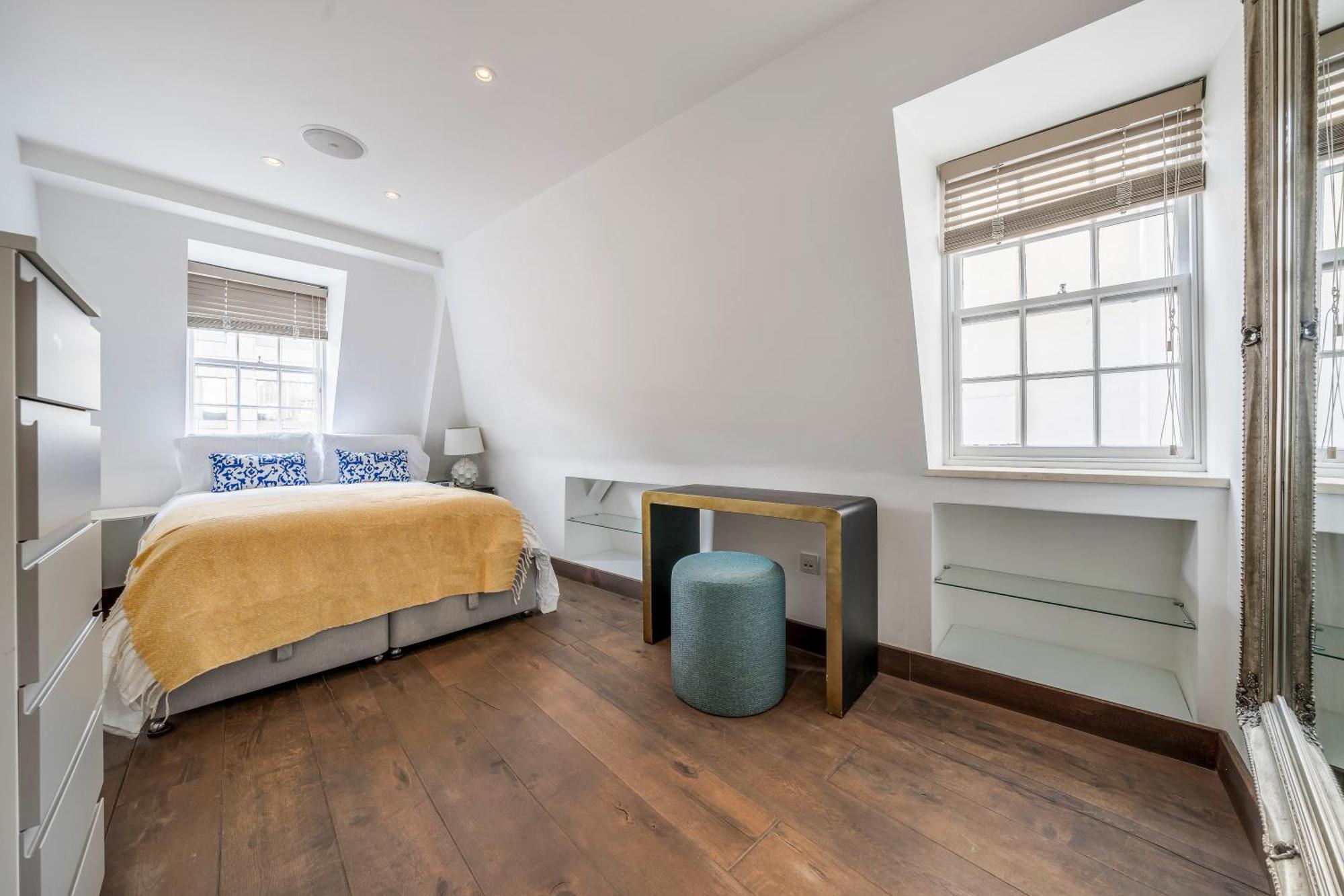 Mr Charing Apartment