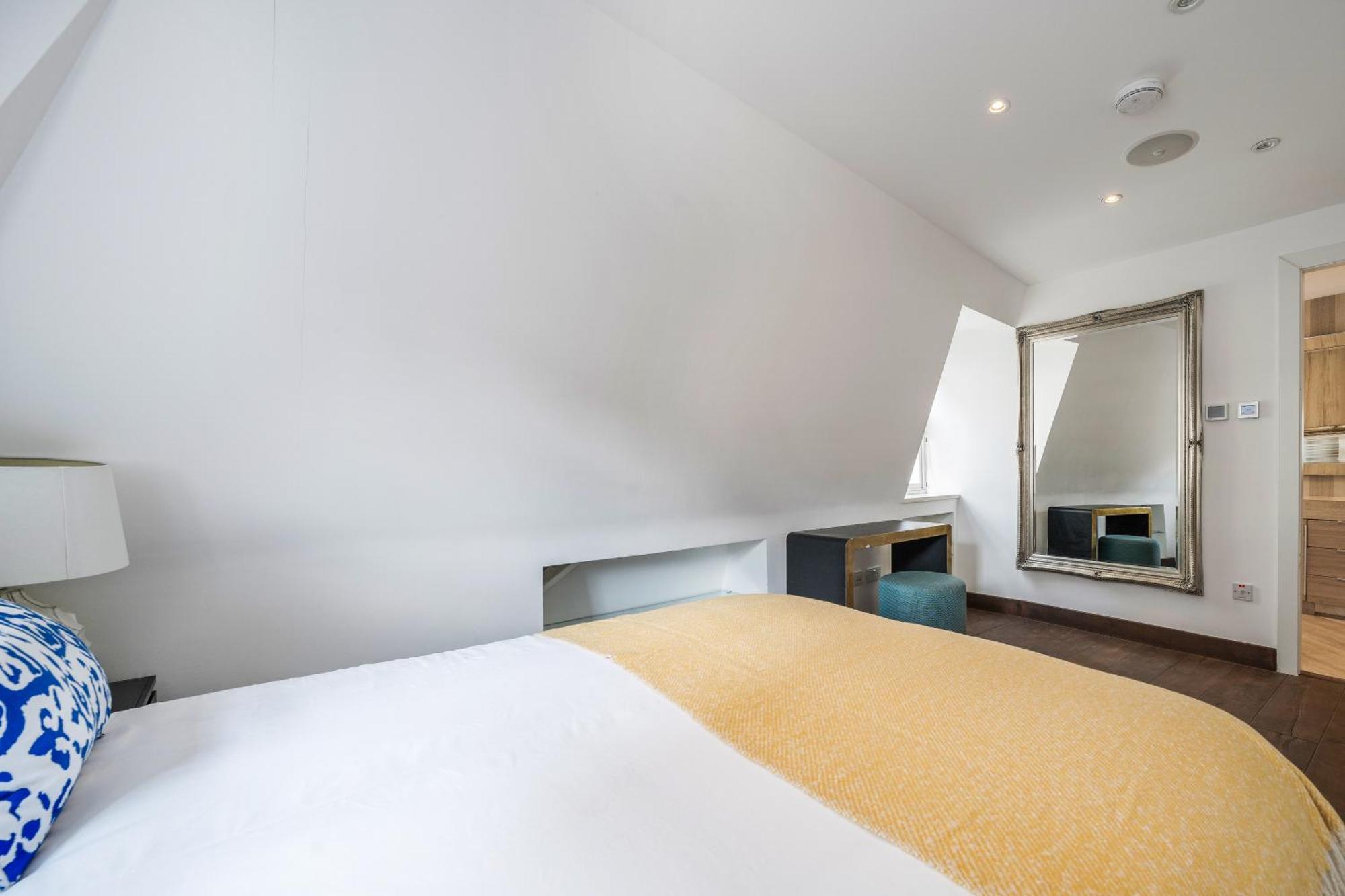 Apartment Mr Charing *