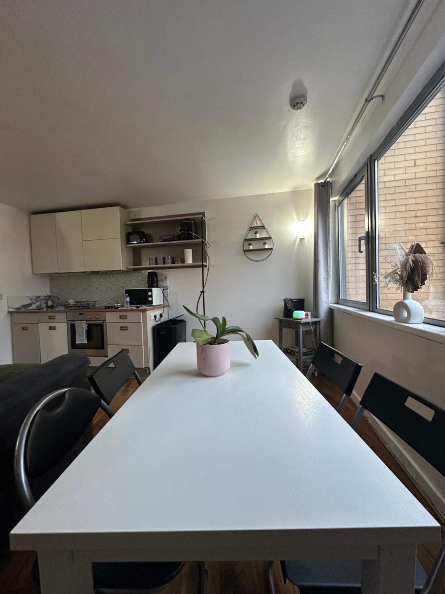 Greenwich Staycation! Gym-pool-parking-tube Station 2mins Away *