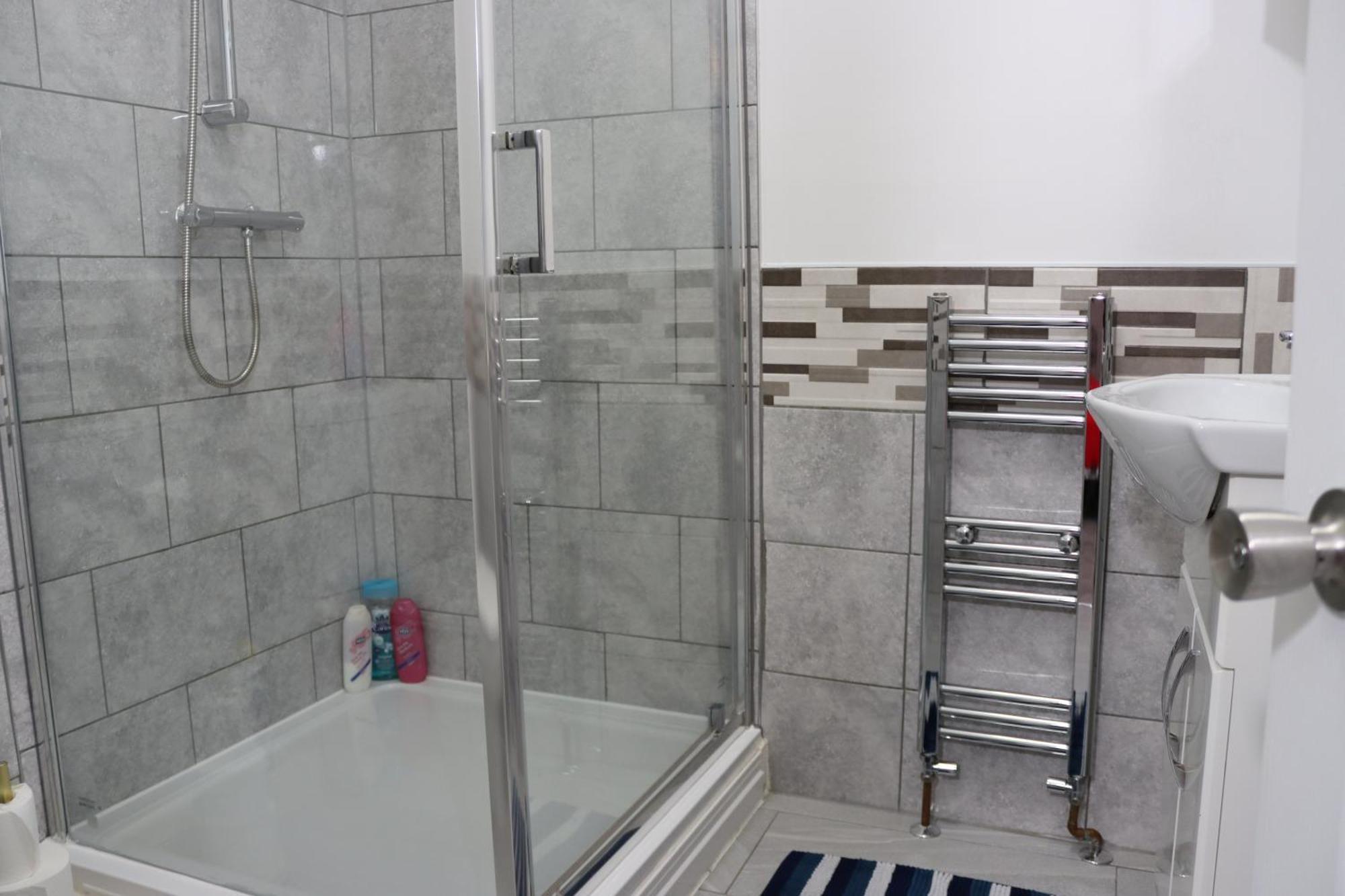 Cosy With Kitchenette And Private Bathroom - 15mins To London! * London