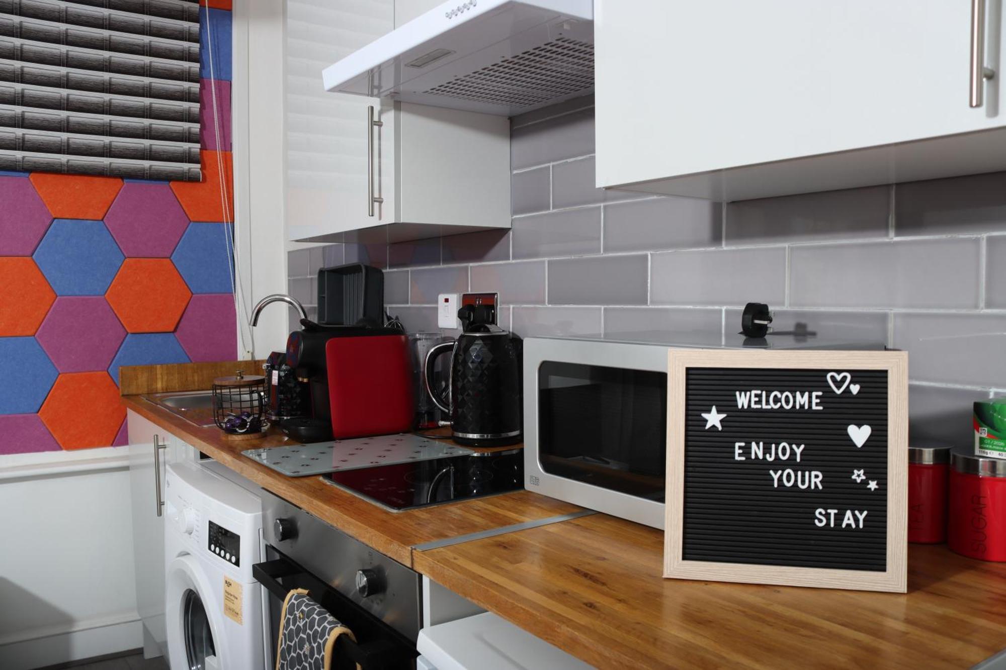 Cosy With Kitchenette And Private Bathroom - 15mins To London! Apartment *