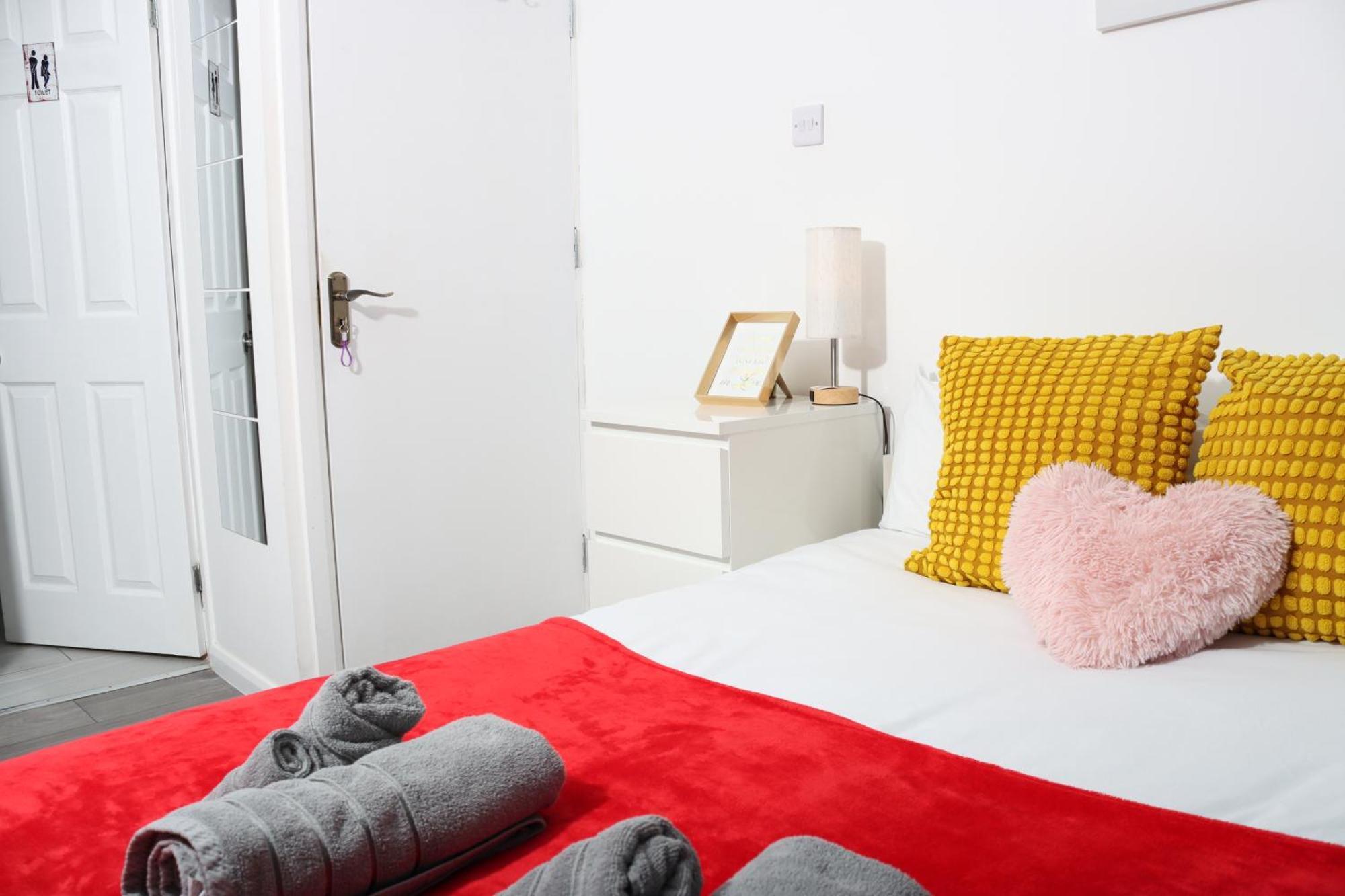 Cosy With Kitchenette And Private Bathroom - 15mins To London! Apartment London