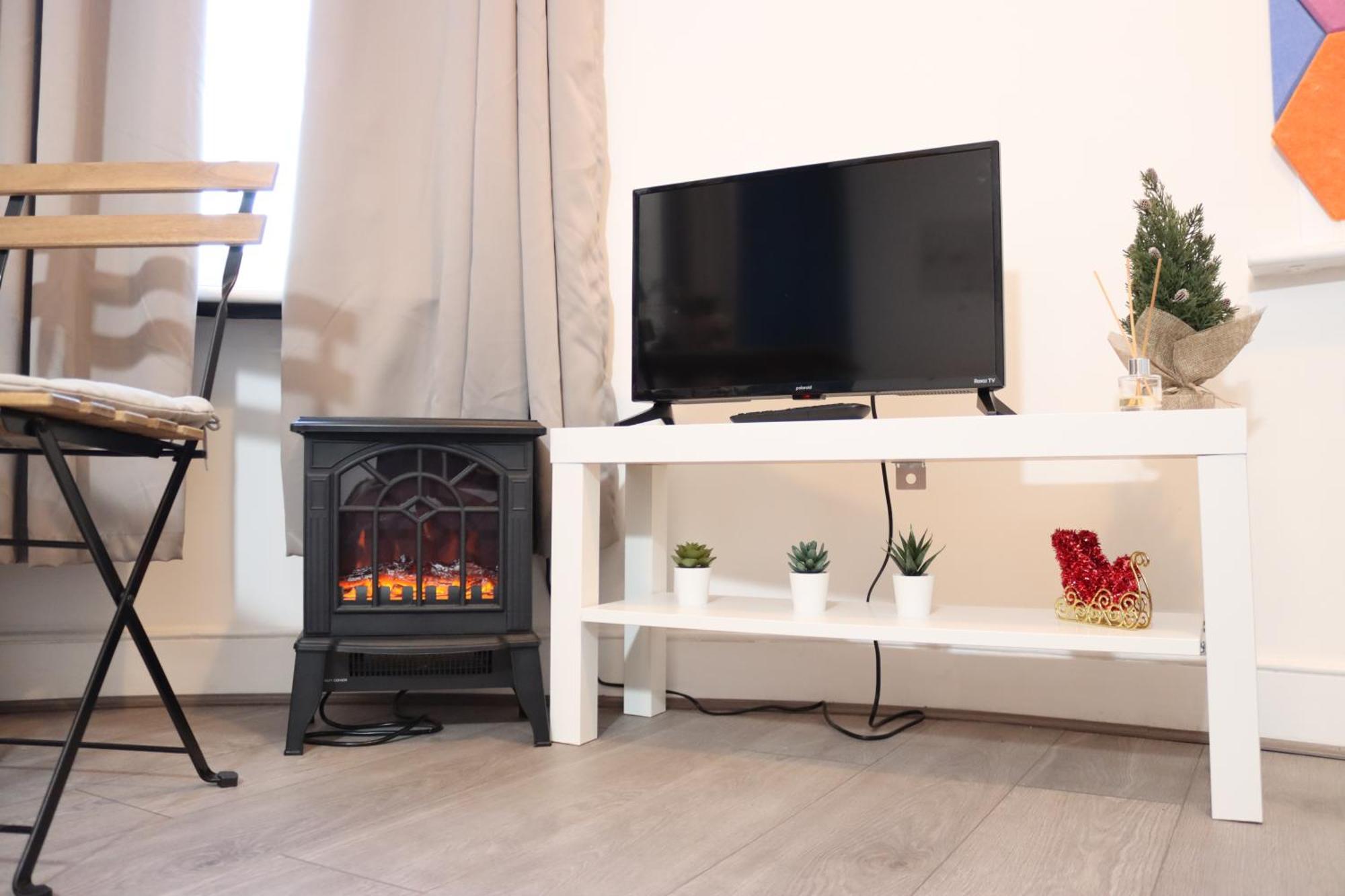 Cosy With Kitchenette And Private Bathroom - 15mins To London! Apartment London