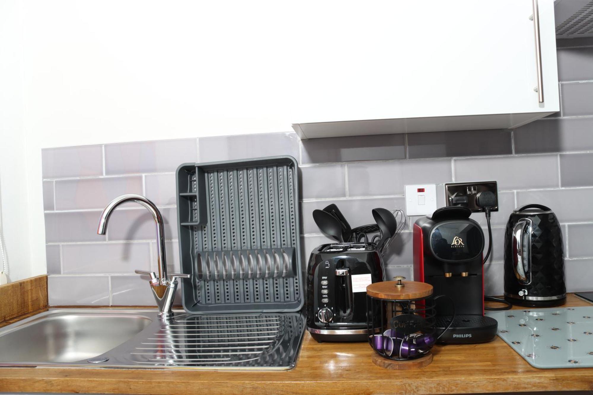 Apartment Cosy With Kitchenette And Private Bathroom - 15mins To London! *