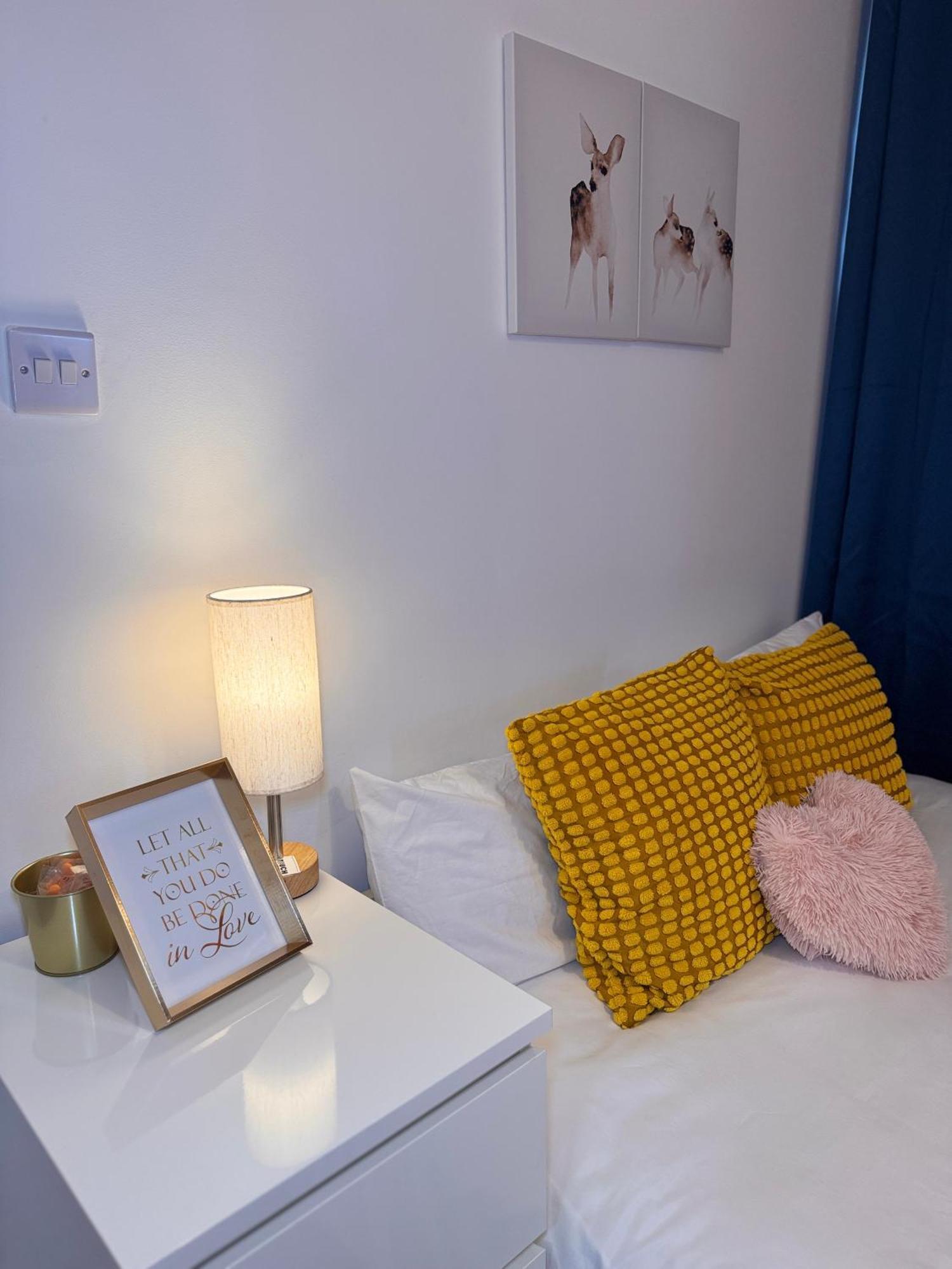 Cosy With Kitchenette And Private Bathroom - 15mins To London! * London