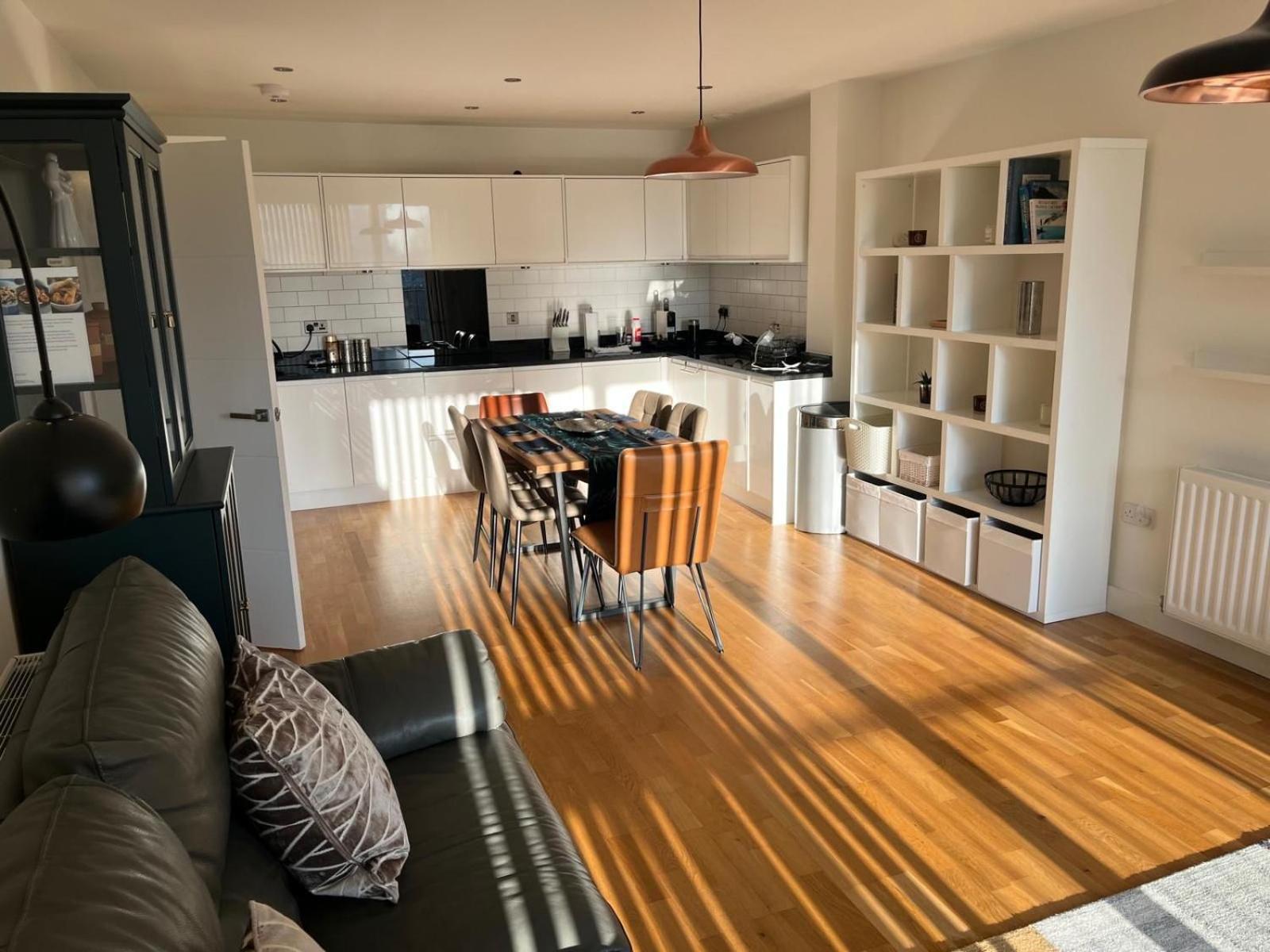 Apartment Bright And Comfy 3 Bed