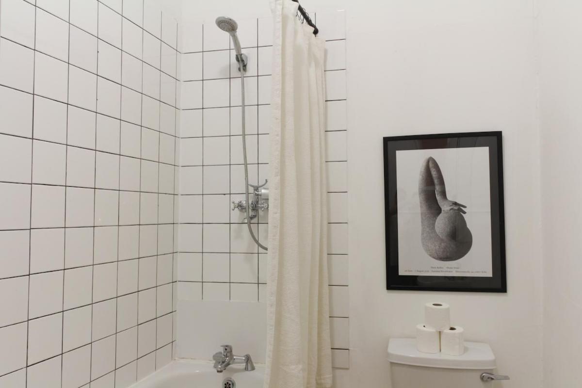 Bright & Spacious 2br Flat, Great Transport Links Apartment *