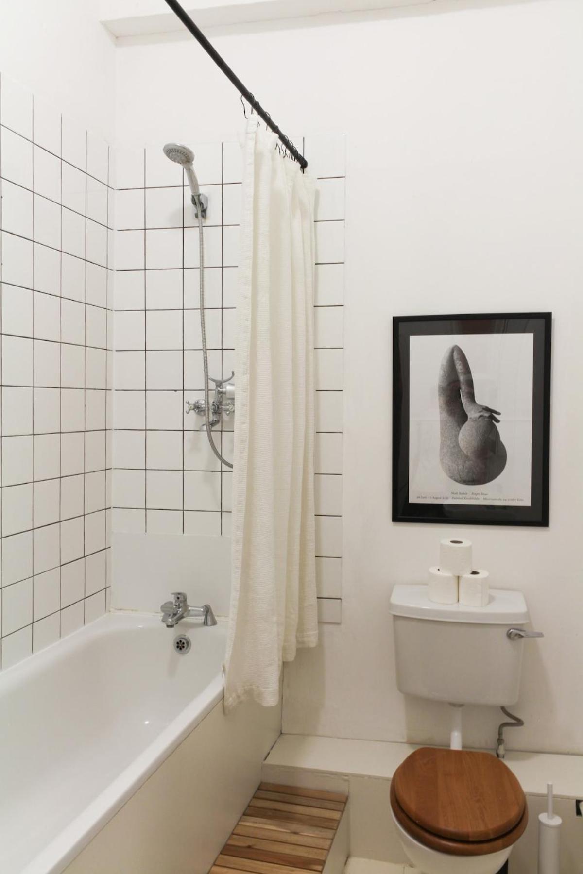 Bright & Spacious 2br Flat, Great Transport Links *
