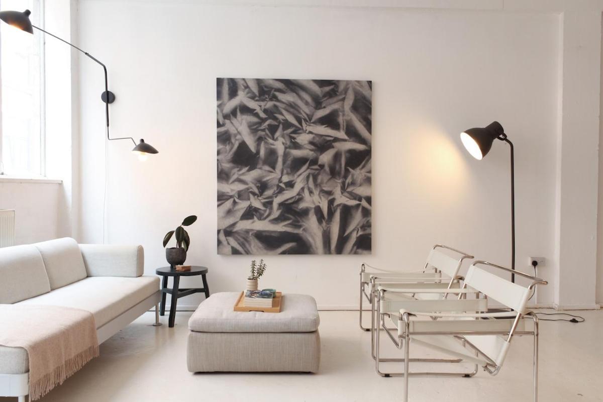Bright & Spacious 2br Flat, Great Transport Links Apartment
