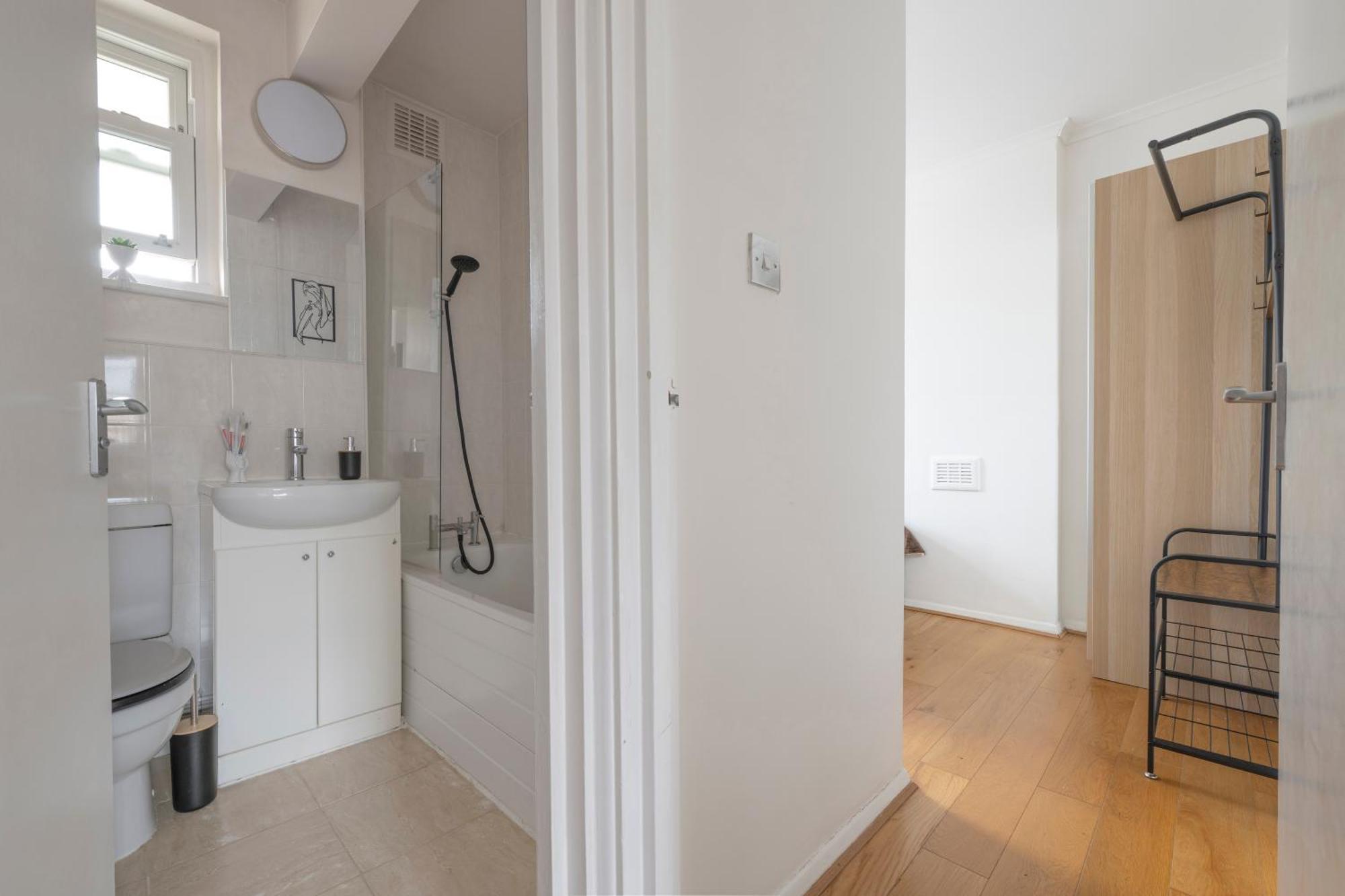 Comfy 1-bed Flat Near Kensington Leilighet London
