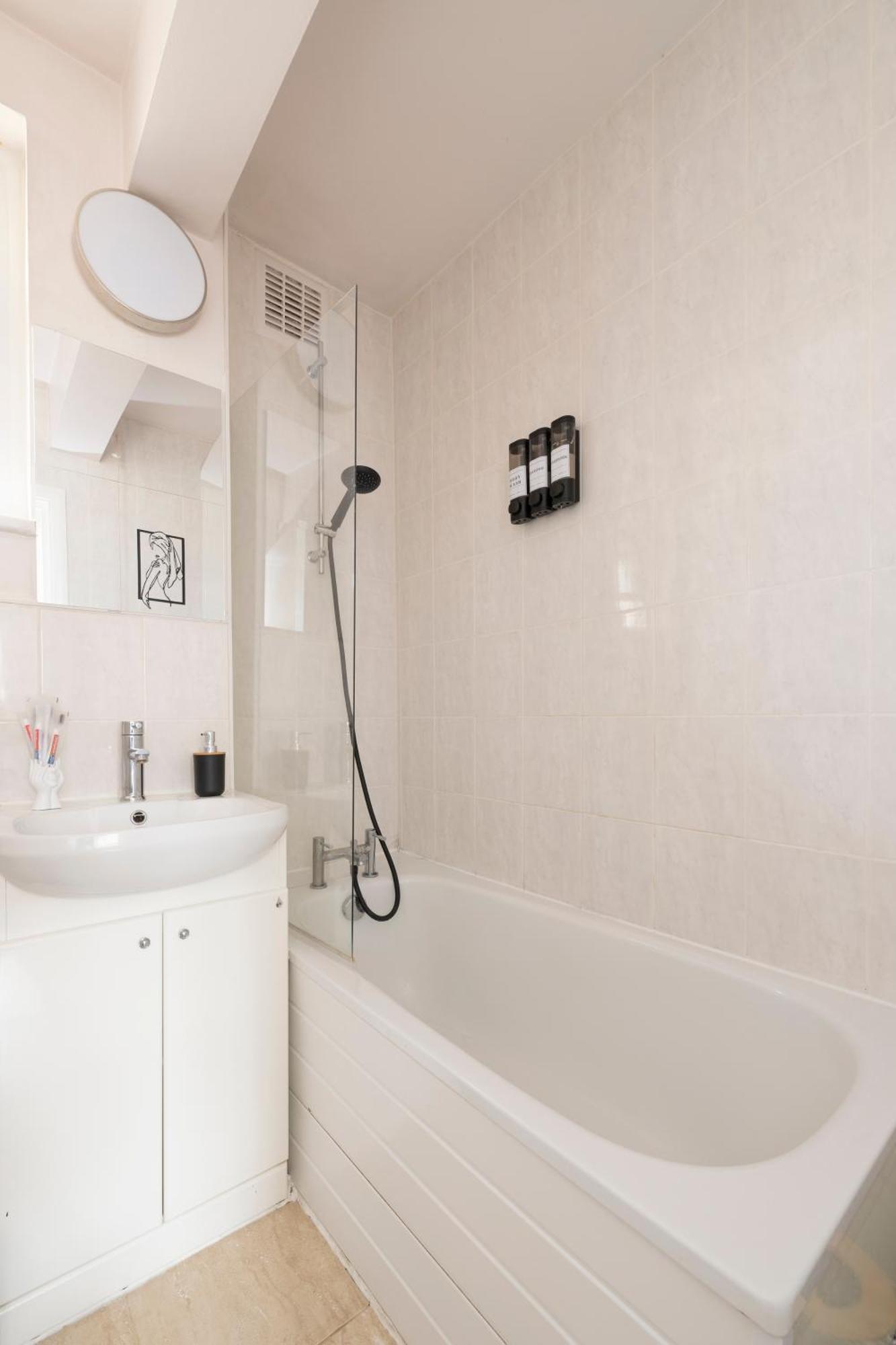 Comfy 1-bed Flat Near Kensington Leilighet London