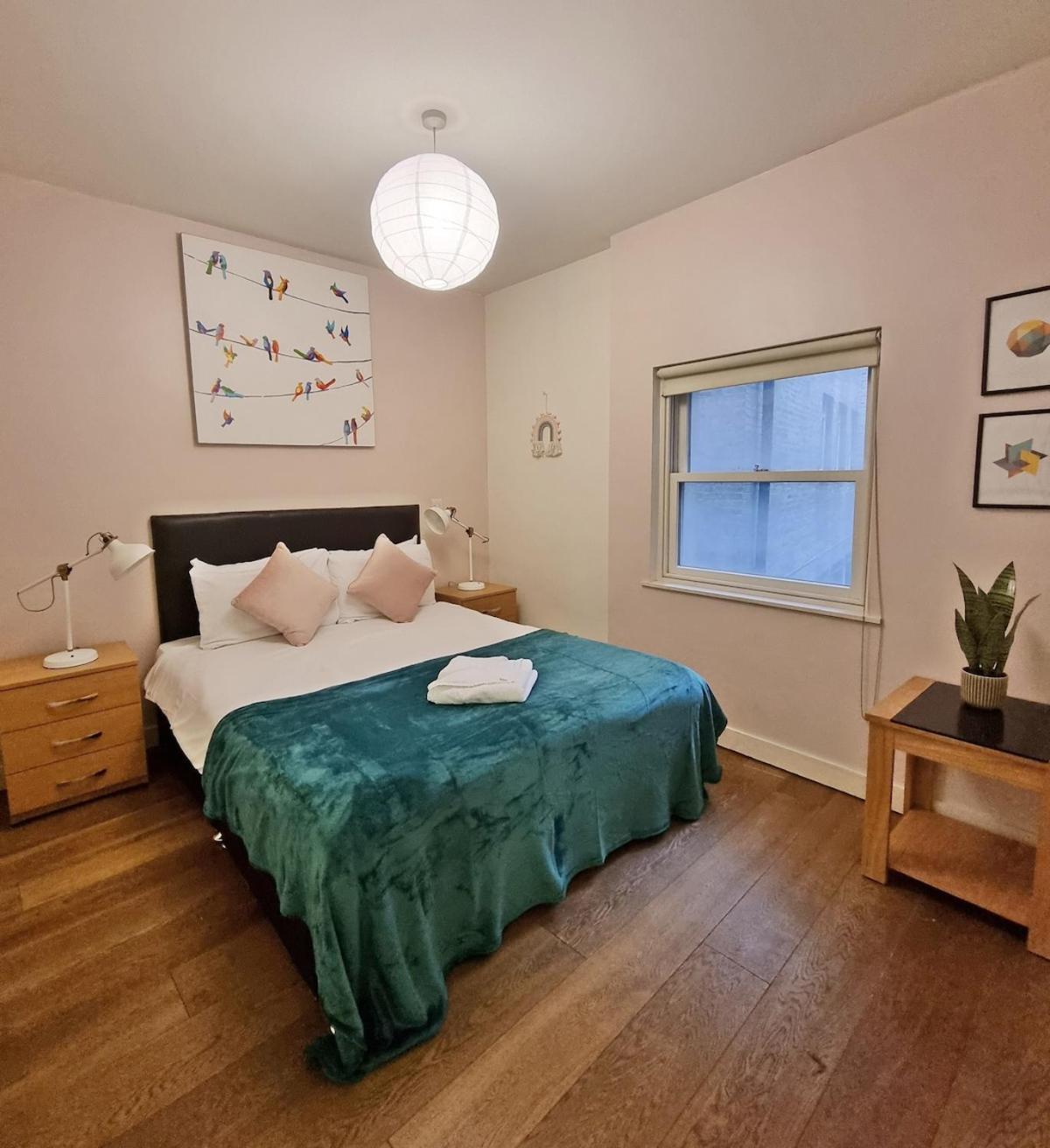 Centre Flat Near Sights London