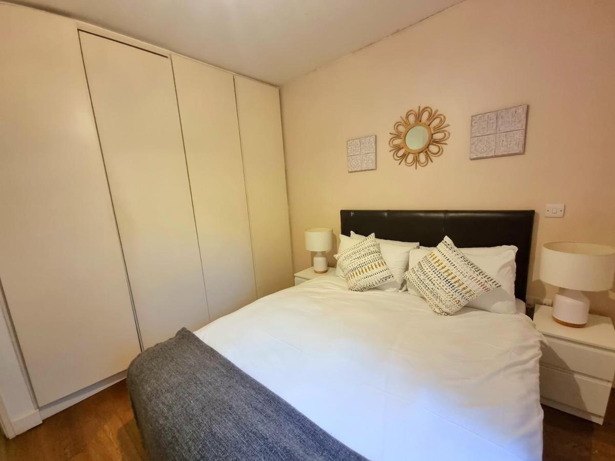 Centre Flat Near Sights * London