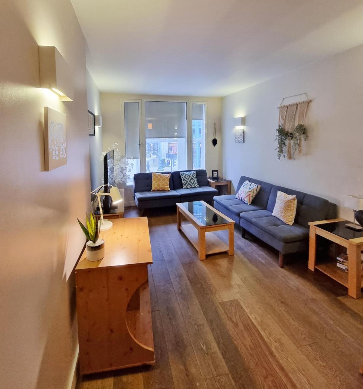 Centre Flat Near Sights
