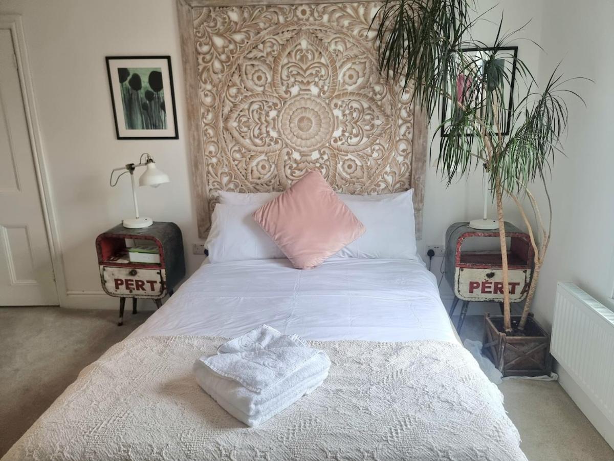 2bed 2bath 8min To Bridge Londen