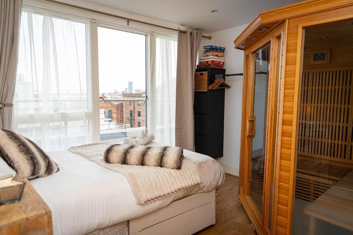 Apartment Penthouse - Canary Wharf - 24 Hr Concierge, Gym, Hot Tub, Sauna, Balcony, Terrace