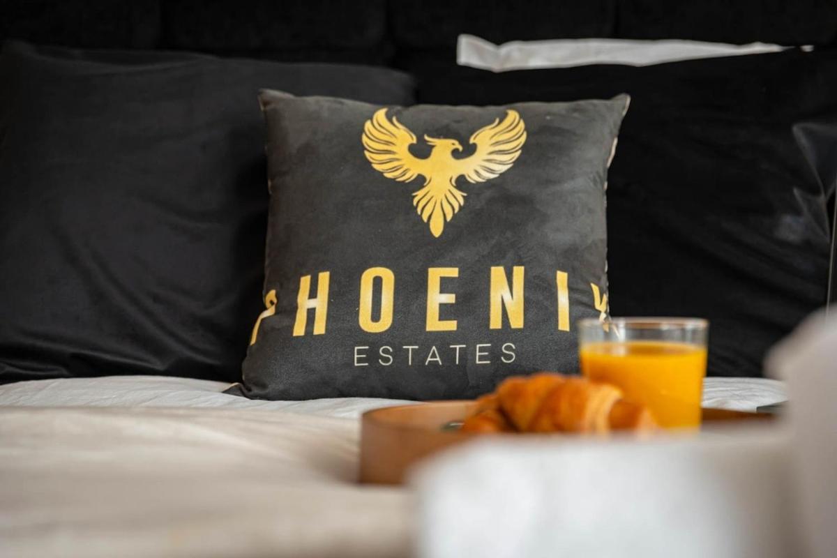 Penthouse - Canary Wharf - 24 Hr Concierge, Gym, Hot Tub, Sauna, Balcony, Terrace Apartment