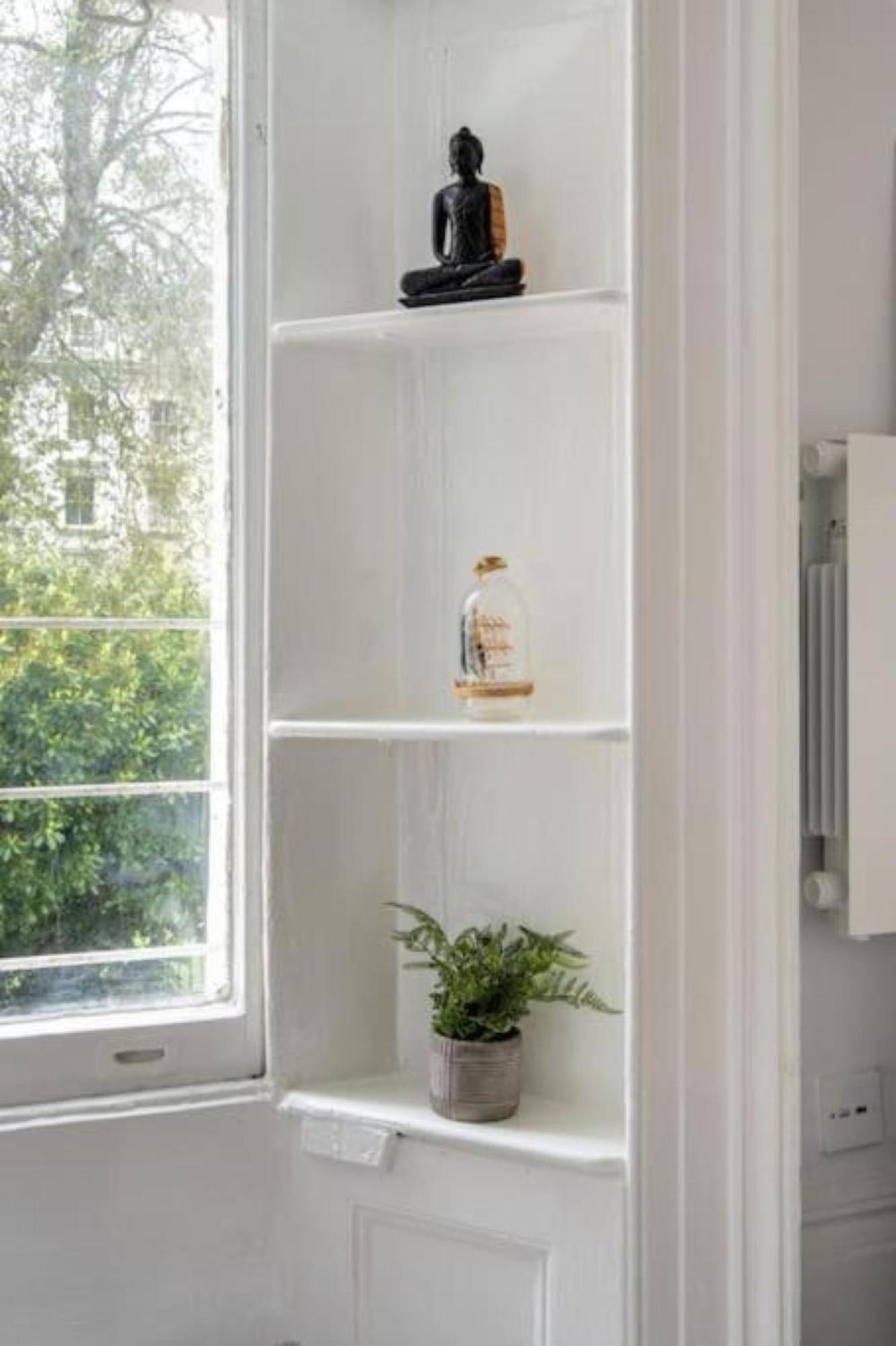 Hidden Terraced Flat In Apartment