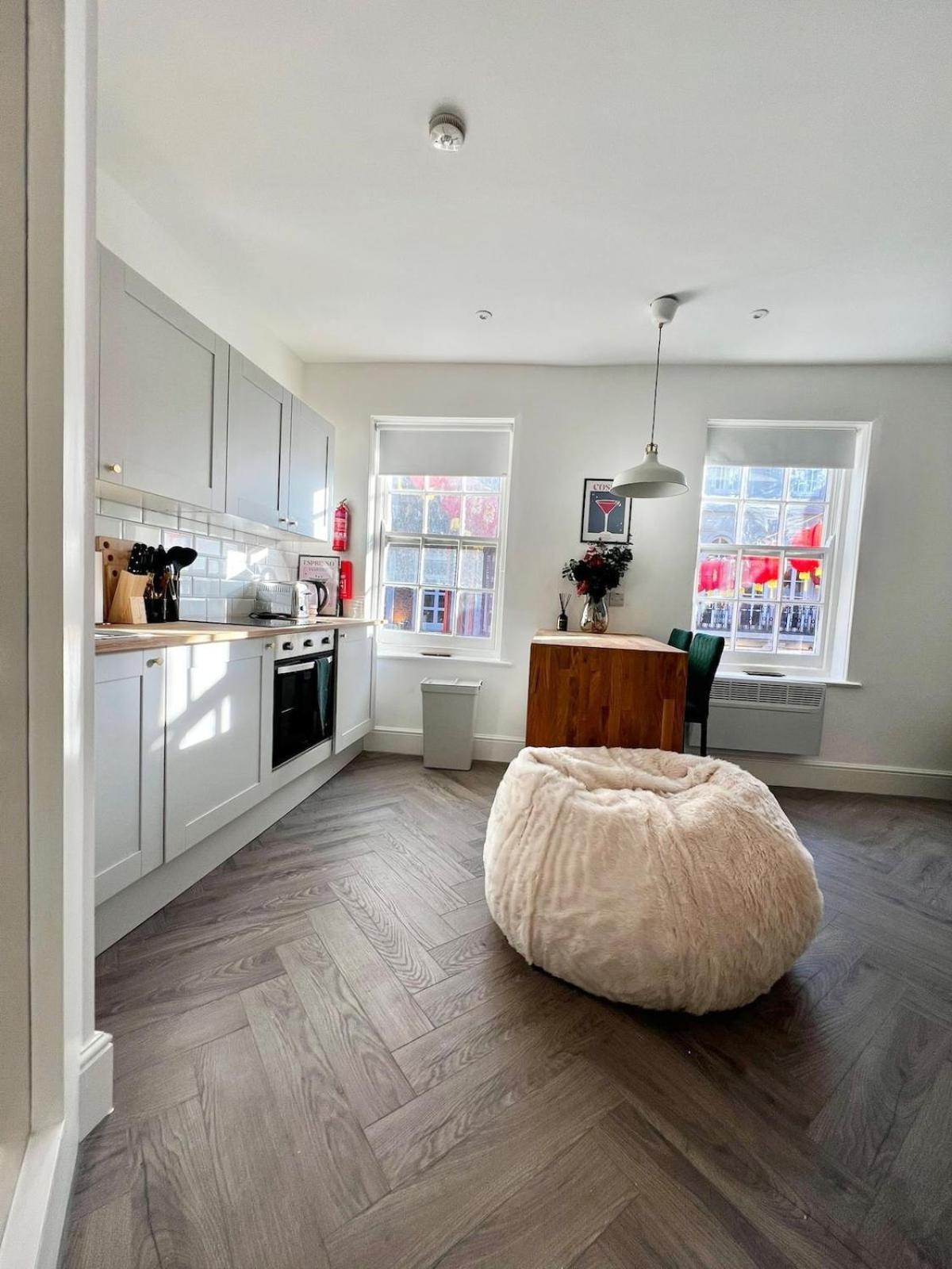 Apartment Soho Gem! 2-bedroom Mansion Flat