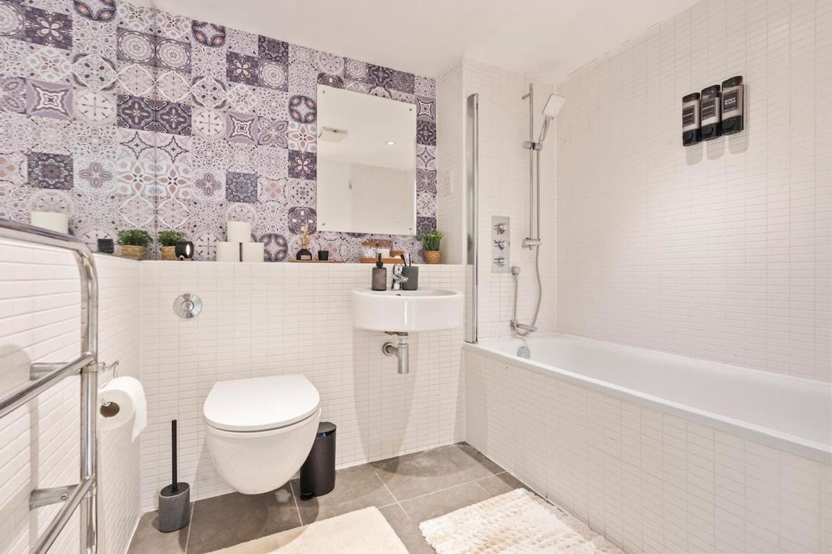 Elegant 1br Battersea Flat With Stunning River Views Apartment